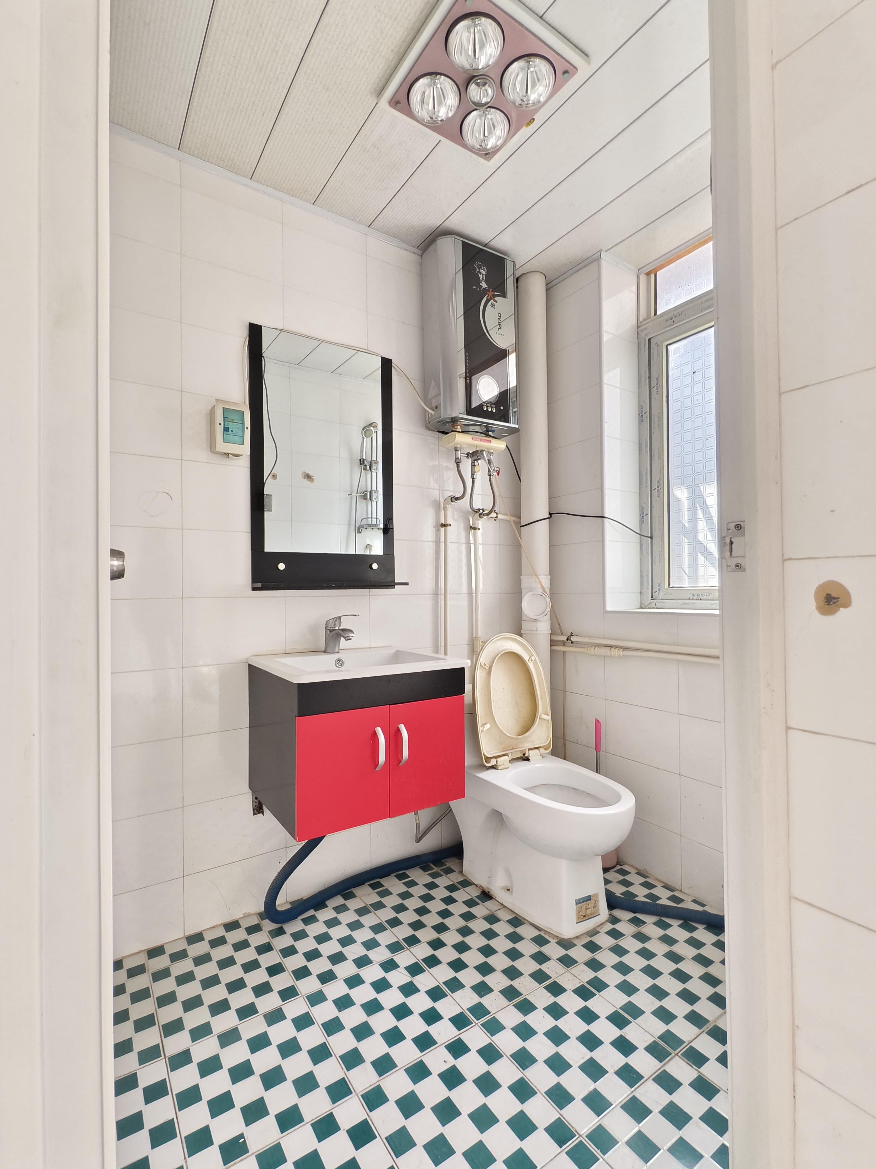 715矿小区 4室2厅2卫 29.8万 715矿小区 4室2厅2卫 29.8万室内图