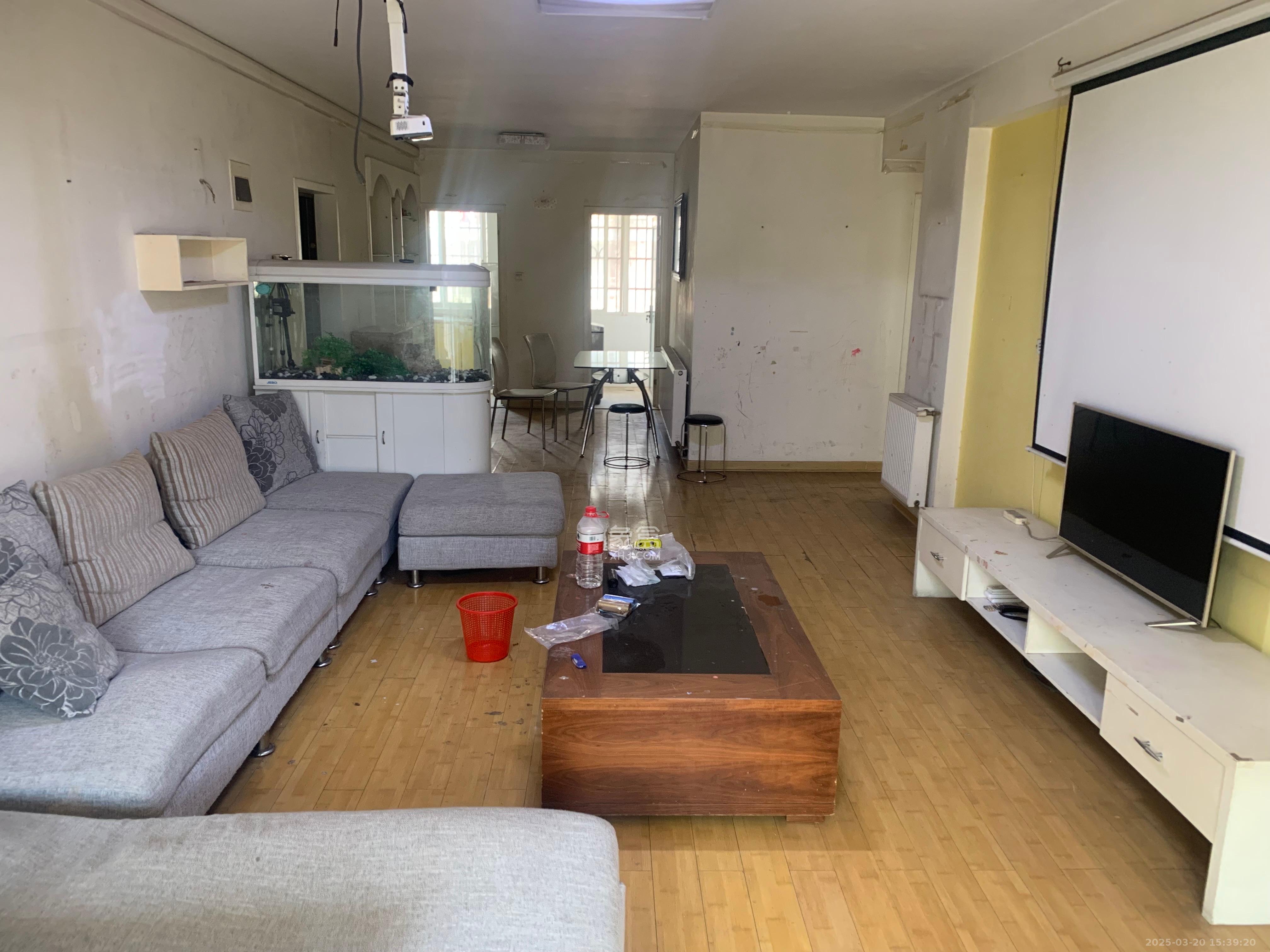 福乐康城 3室2厅2卫 2400.0元/月 福乐康城 3室2厅2卫 2400.0元/月室内图