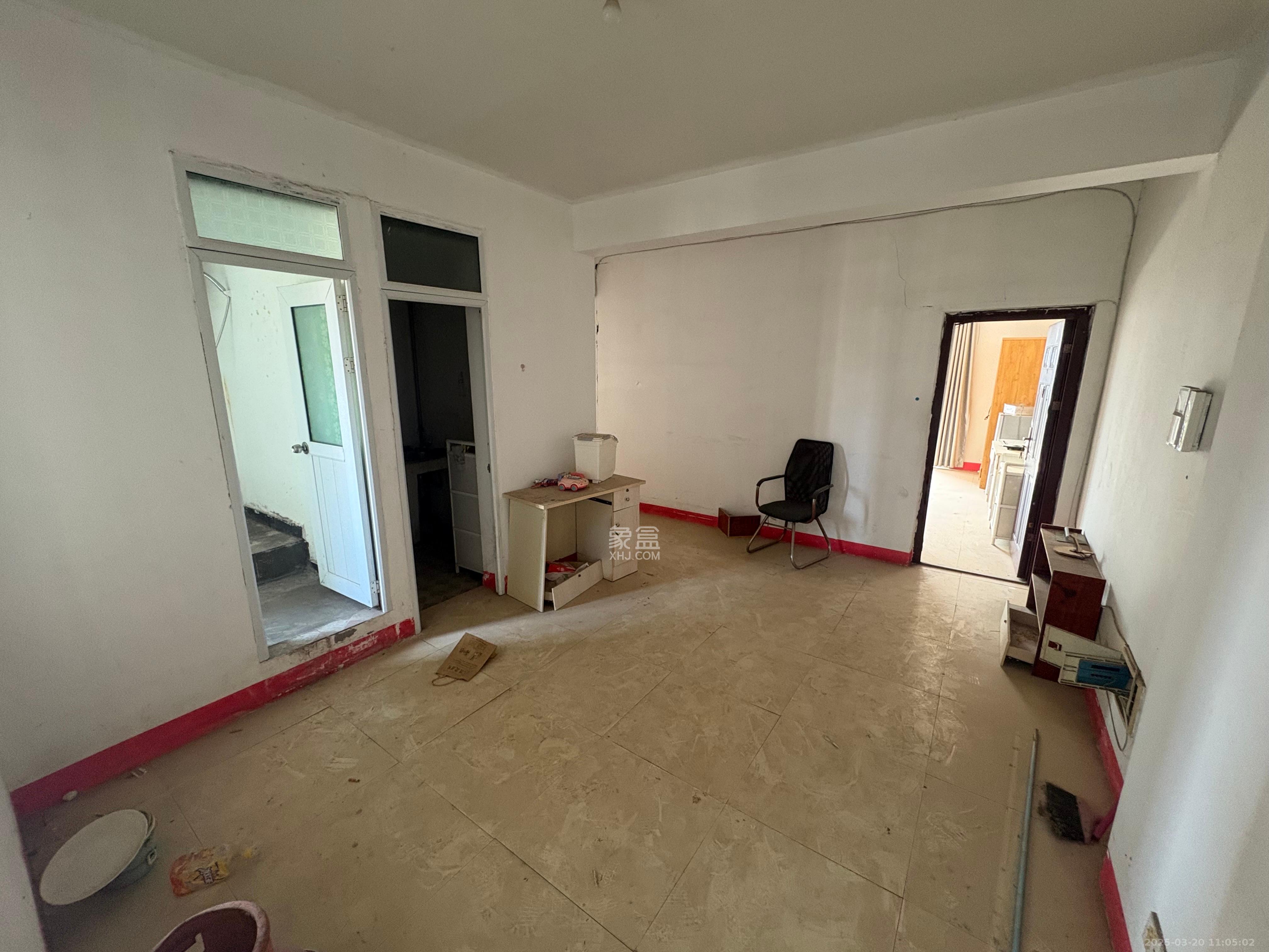 世景华庭  3室2厅2卫    1500.0元/月室内图