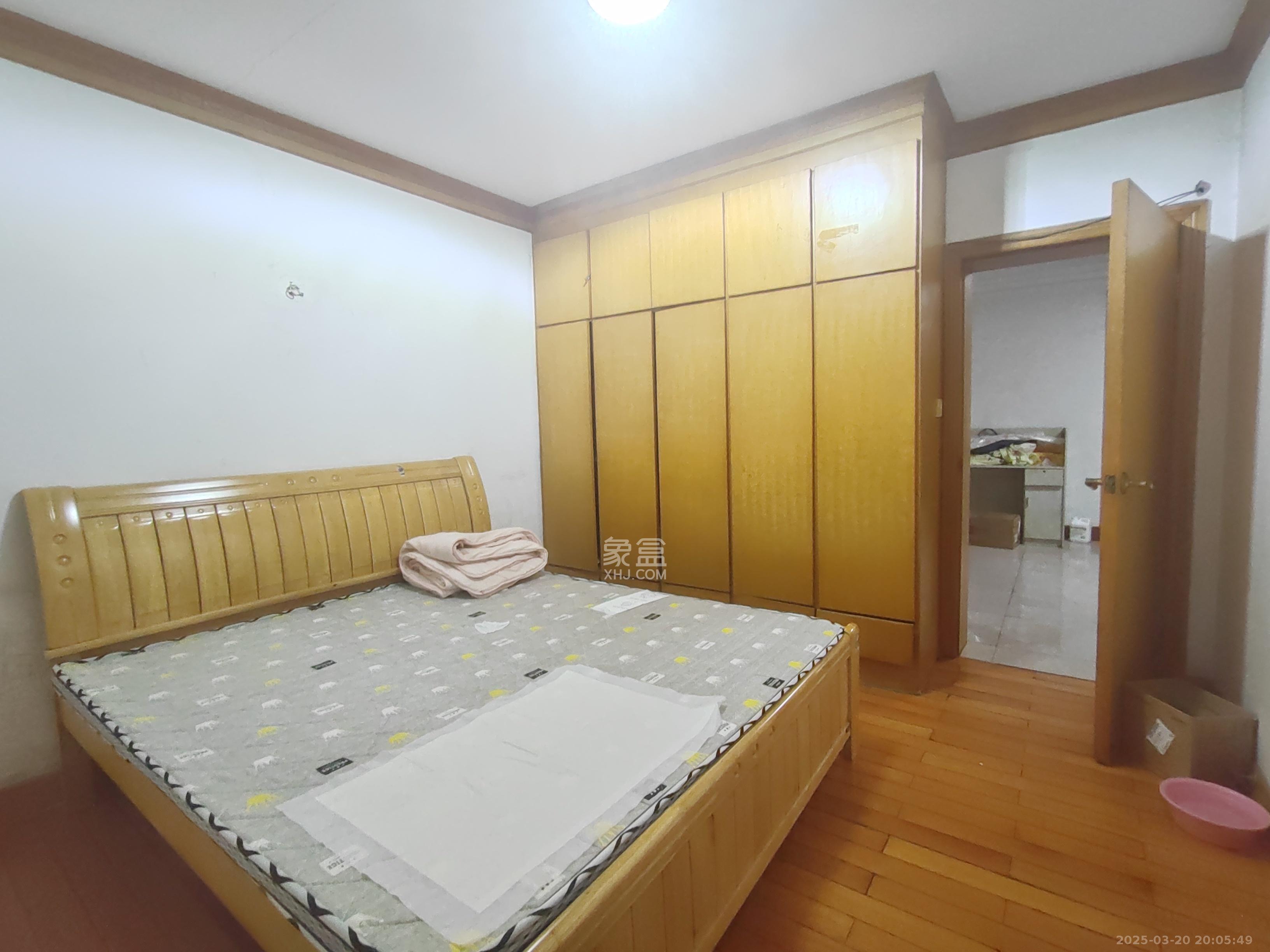 狮子山二片  2室2厅1卫   1400.00元/月室内图