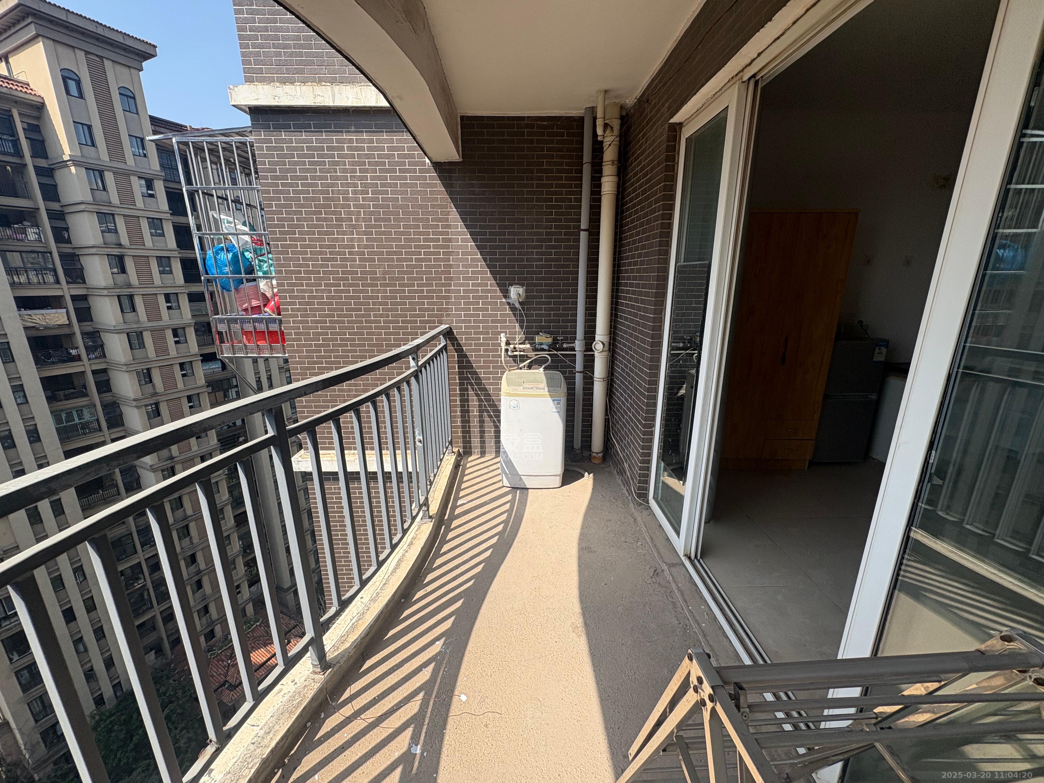 世景华庭 3室2厅2卫 1500.0元/月 世景华庭 3室2厅2卫 1500.0元/月室内图