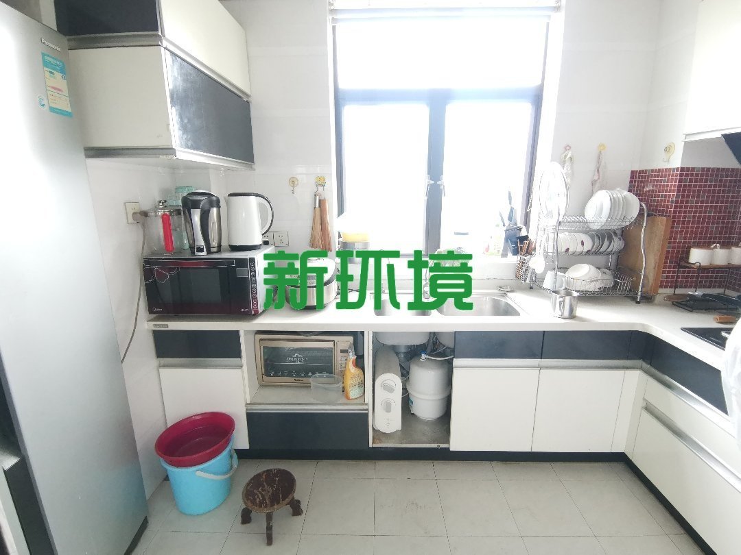 月亮湾二期B区  4室2厅2卫   2000.00元/月室内图