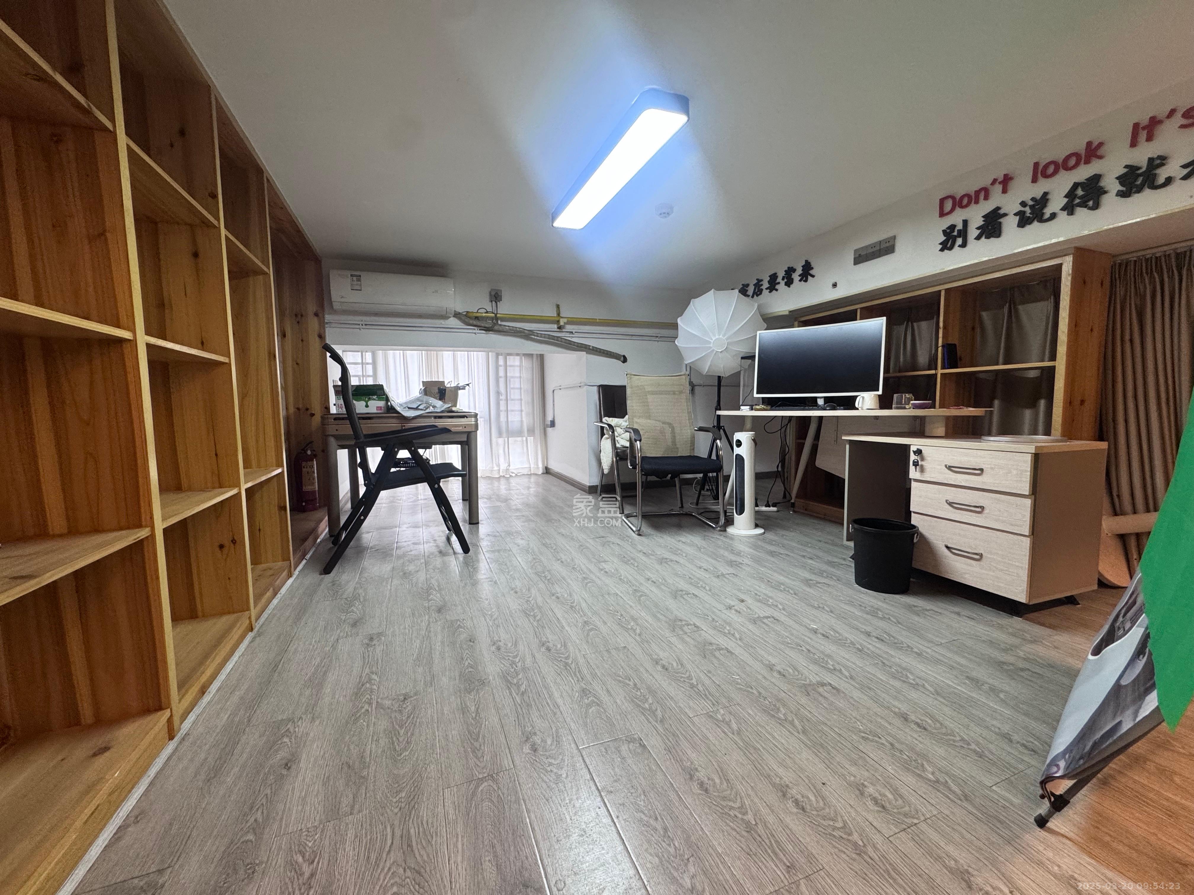 裕天国际商汇中心 1室0厅0卫 3500.0元/月 裕天国际商汇中心 1室0厅0卫 3500.0元/月室内图