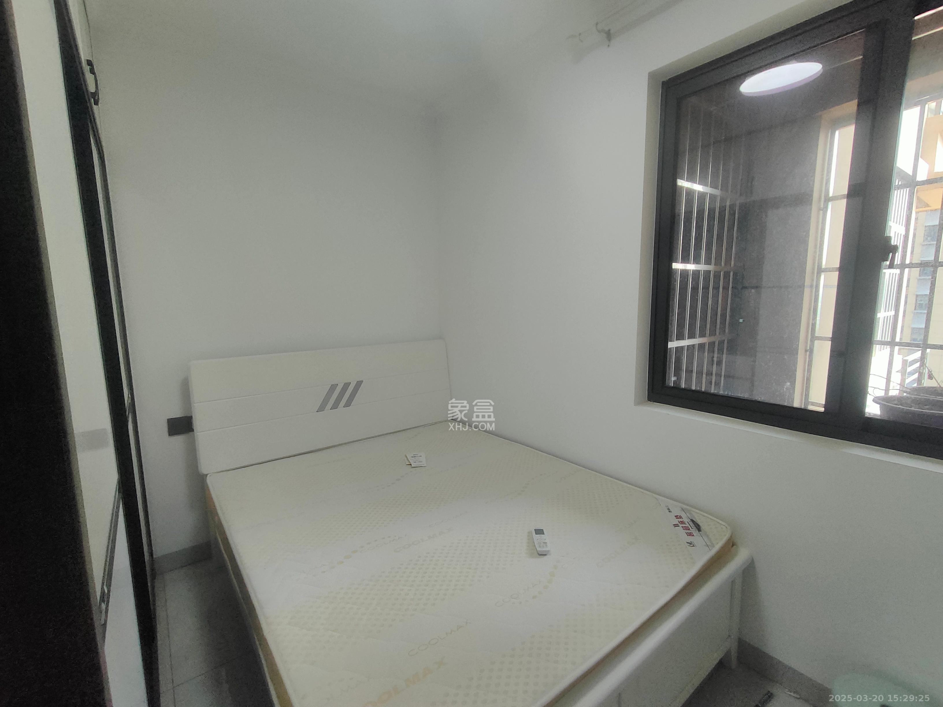 华龙家园(和泰家园) 3室2厅1卫 1900.0元/月 华龙家园(和泰家园) 3室2厅1卫 1900.0元/月室内图