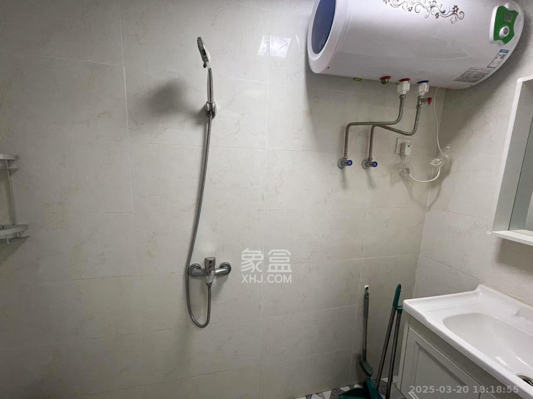 保利香槟国际  1室1厅1卫   1350.00元/月室内图