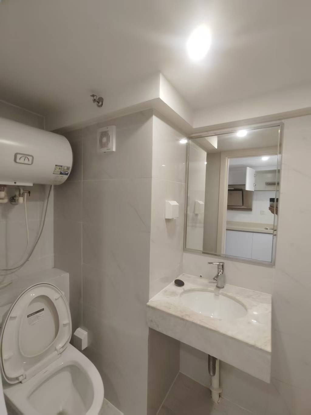 保利中央海岸三期熙园  1室1厅1卫    2100.0元/月 保利中央海岸三期熙园  1室1厅1卫    2100.0元/月室内图