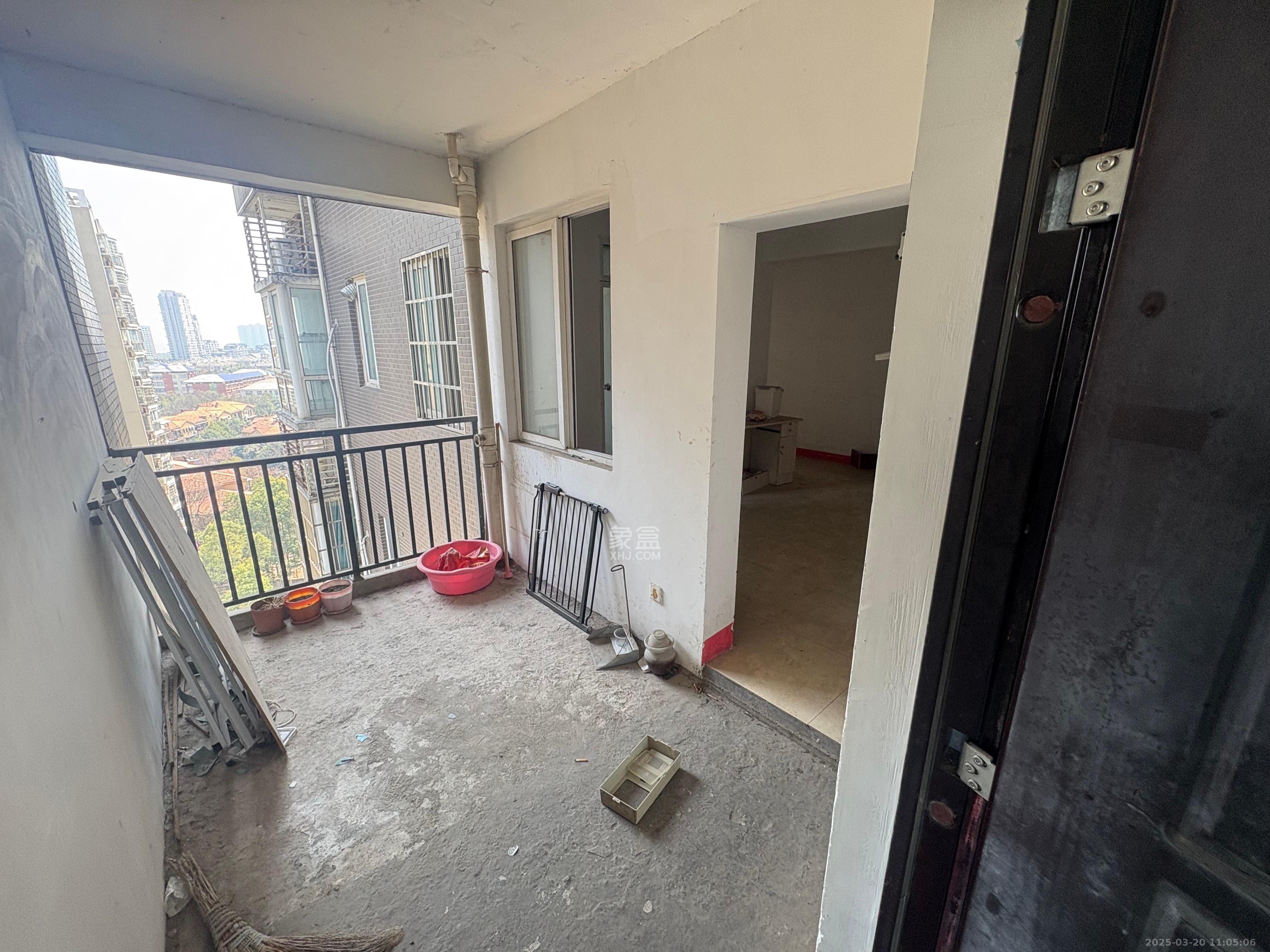 世景华庭  3室2厅2卫    1500.0元/月室内图