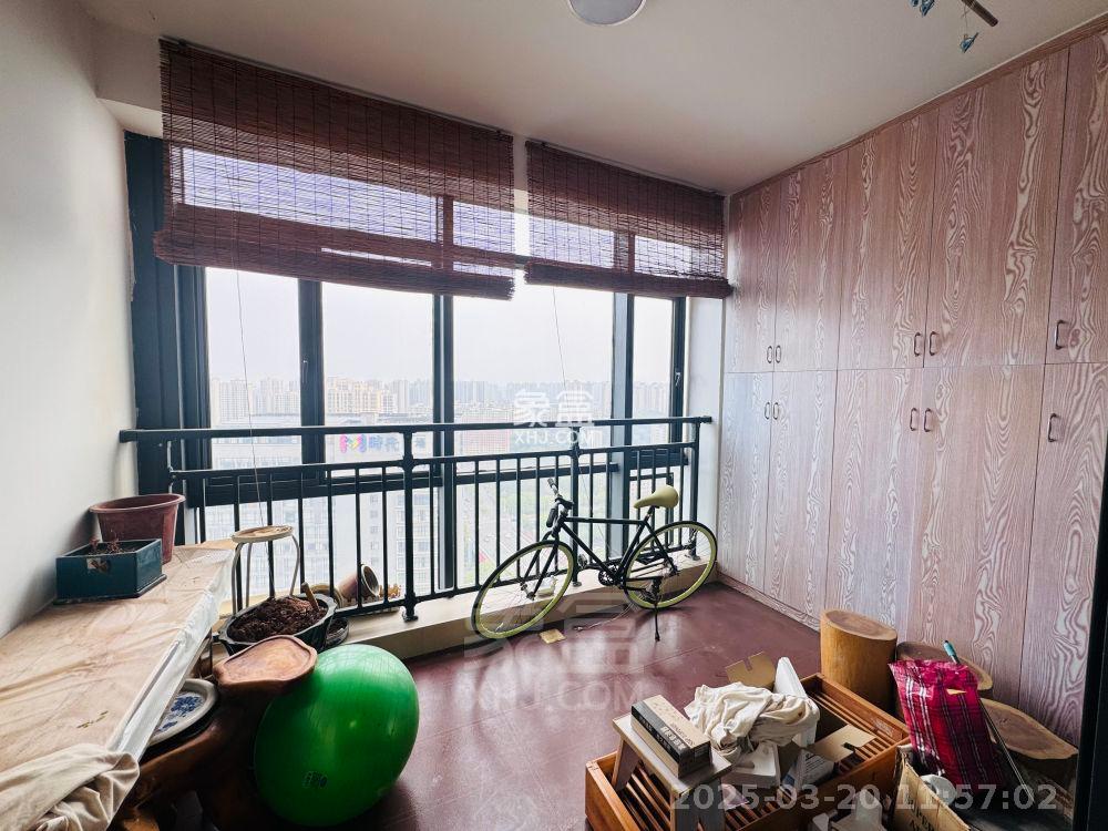 美的城一期 3室2厅1卫 1600.0元/月 美的城一期 3室2厅1卫 1600.0元/月室内图