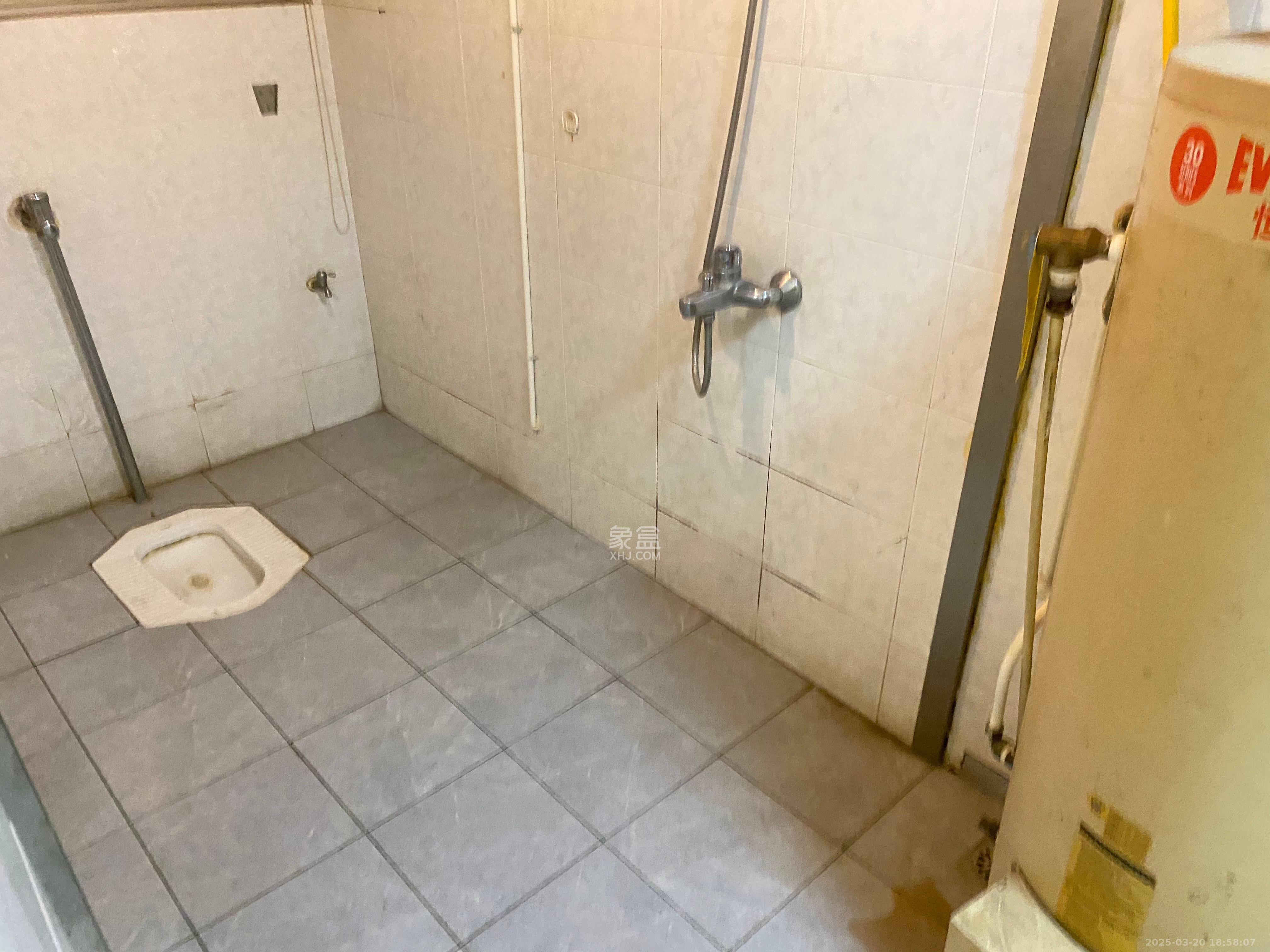 金地华园 4室2厅2卫 3200.0元/月 金地华园 4室2厅2卫 3200.0元/月室内图