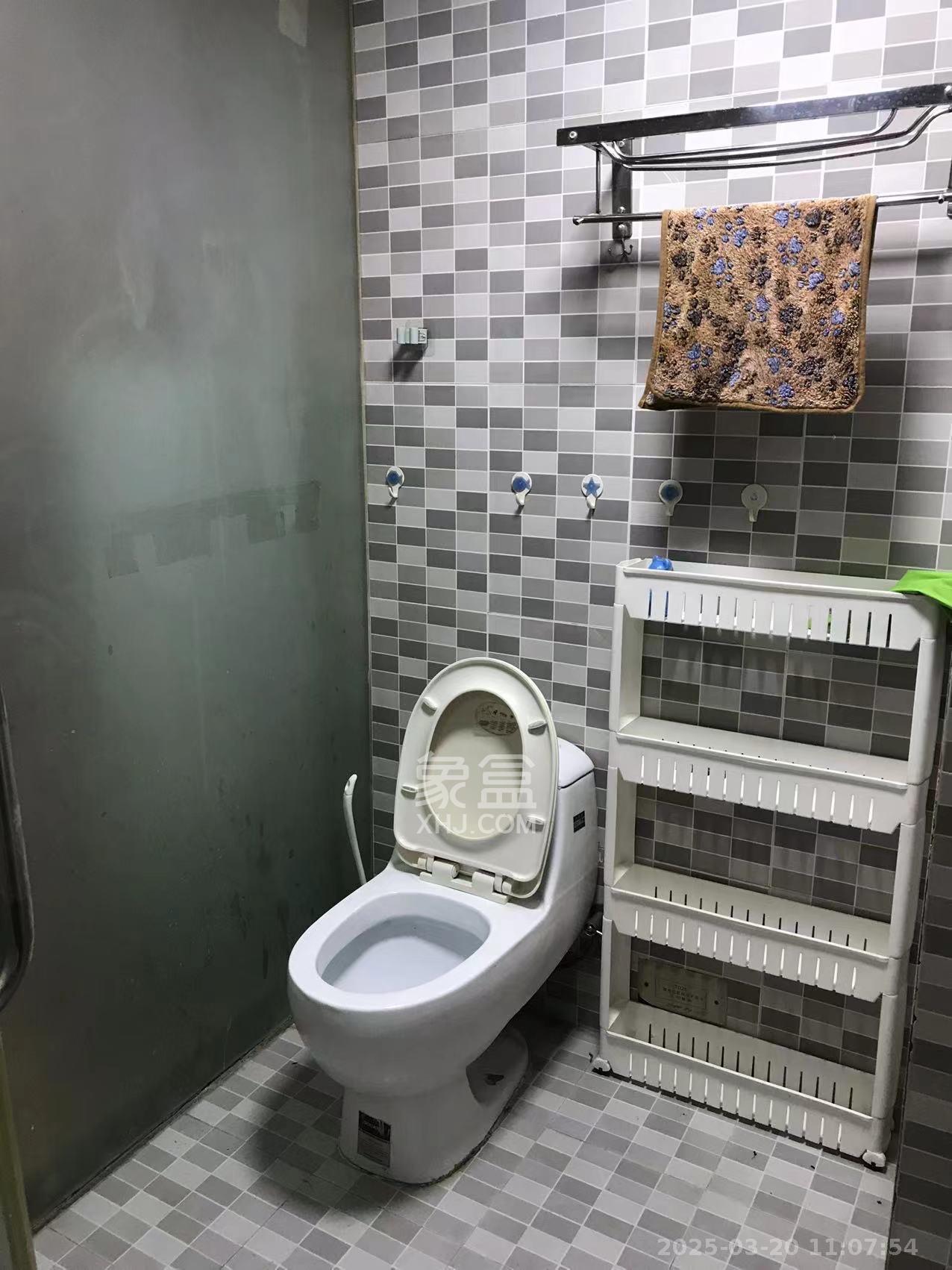 他城（天鸿时代公寓）  1室1厅1卫   1300.00元/月室内图