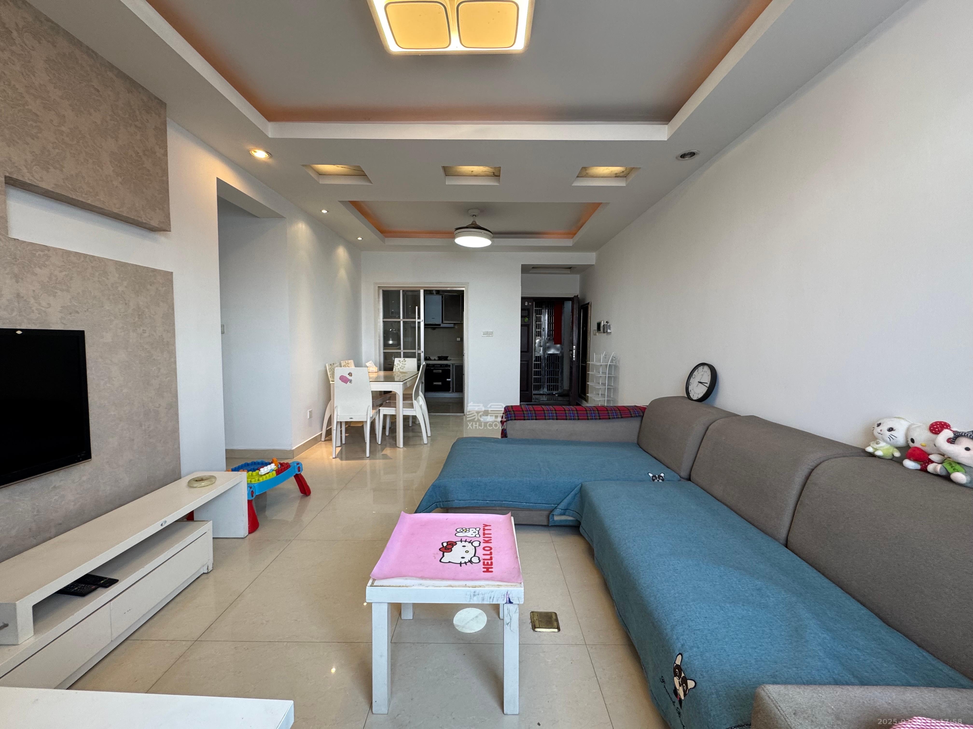 金领家族  3室2厅1卫    2300.0元/月 金领家族  3室2厅1卫    2300.0元/月