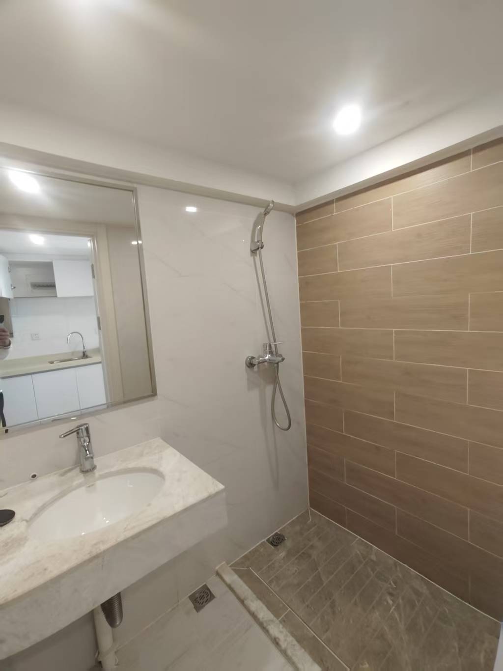 保利中央海岸三期熙园  1室1厅1卫    2100.0元/月 保利中央海岸三期熙园  1室1厅1卫    2100.0元/月室内图