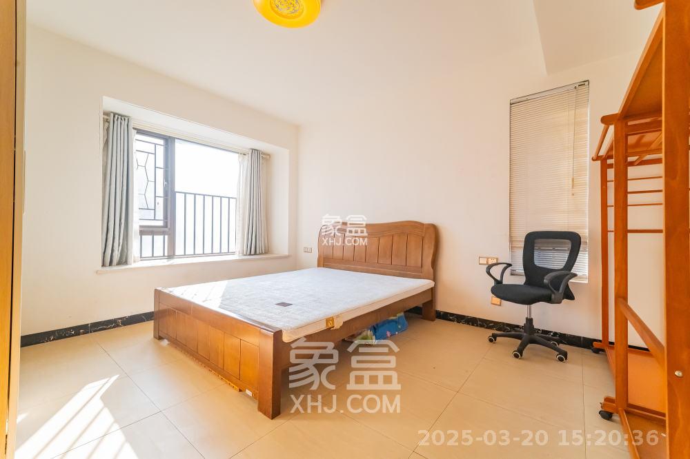 华润凤凰城三期 4室2厅2卫 2500.0元/月 华润凤凰城三期 4室2厅2卫 2500.0元/月室内图