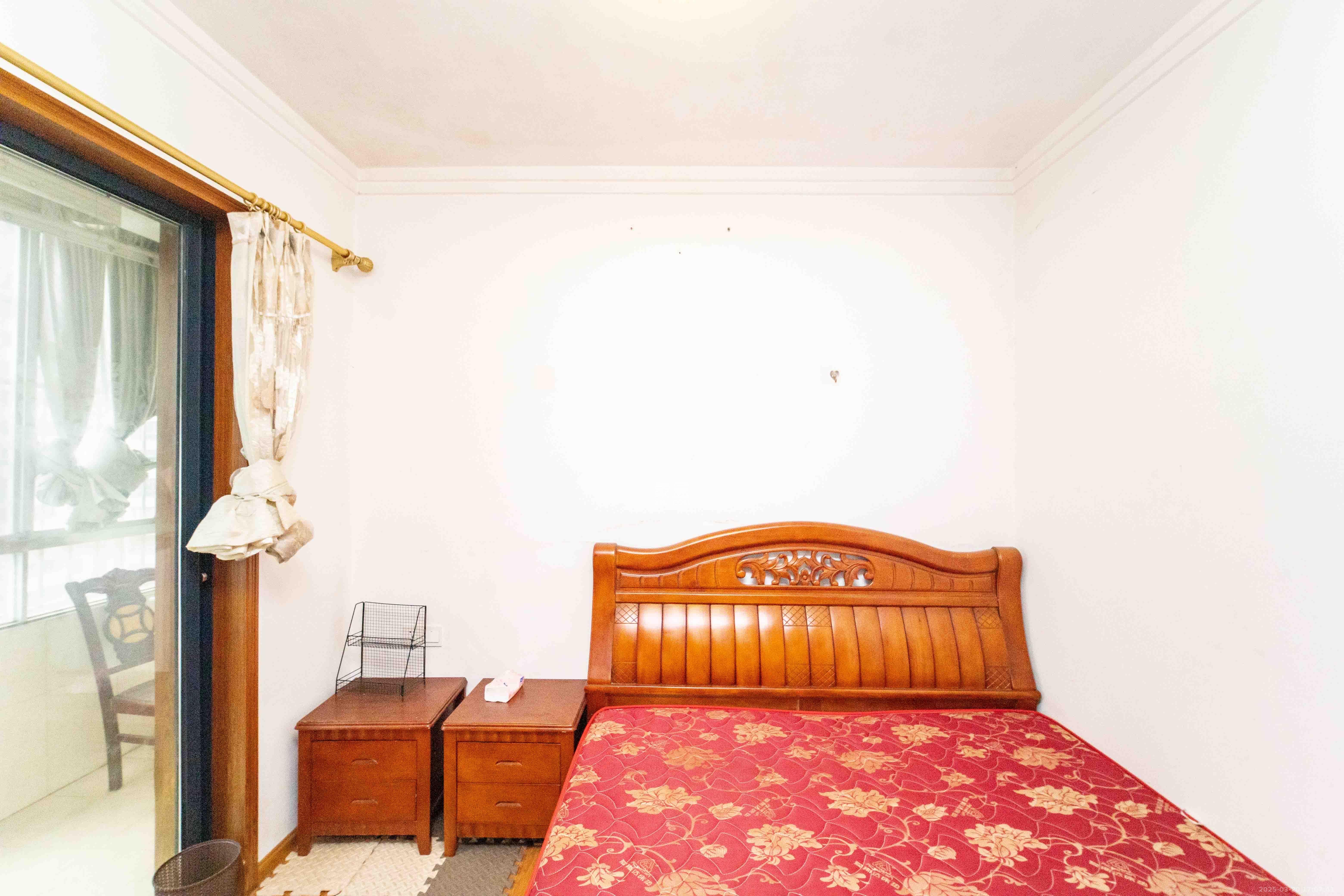 山水华景 2室2厅1卫 2400.0元/月 山水华景 2室2厅1卫 2400.0元/月室内图