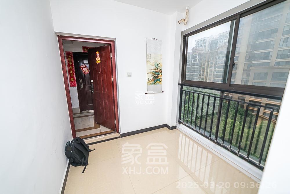 钱隆樽品(一、二、三期) 3室2厅1卫 2000.0元/月 钱隆樽品(一、二、三期) 3室2厅1卫 2000.0元/月室内图