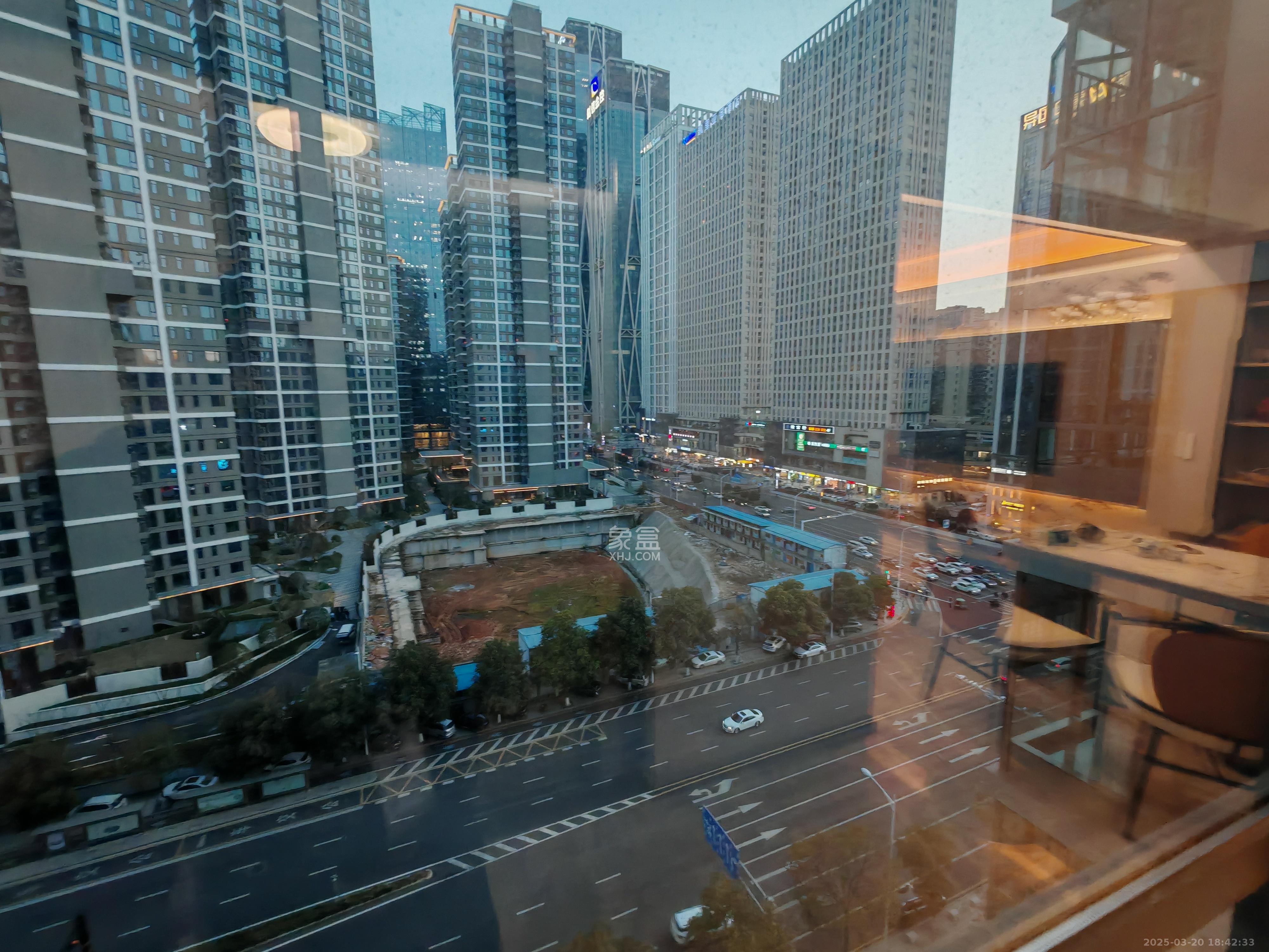 复地滨江金融中心  4室2厅2卫   5200.00元/月室内图