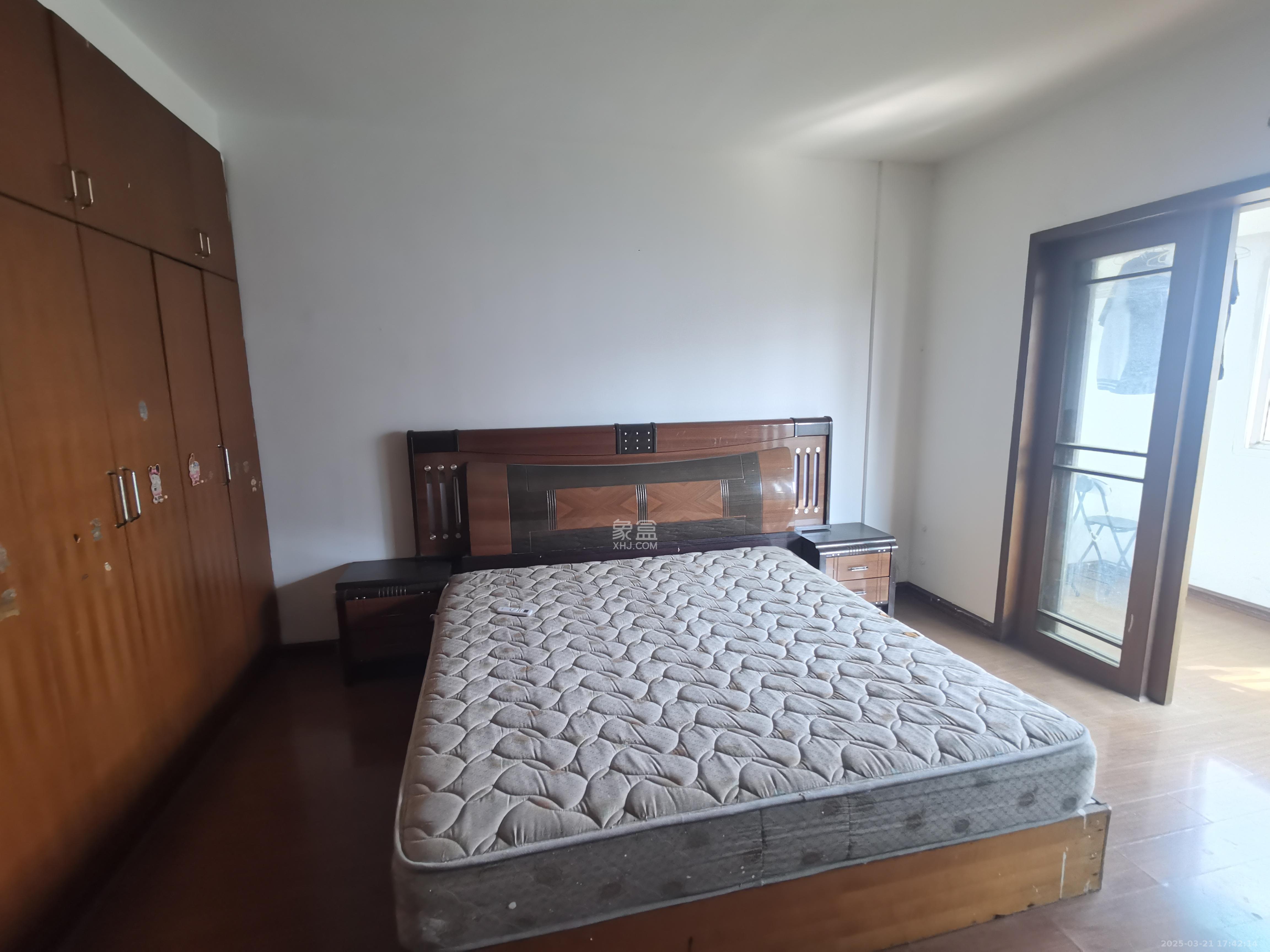 五一新村安置小区(永定社区、永兴社区、永祥社区) 3室2厅1卫 2100.0元/月 五一新村安置小区(永定社区、永兴社区、永祥社区) 3室2厅1卫 2100.0元/月室内图