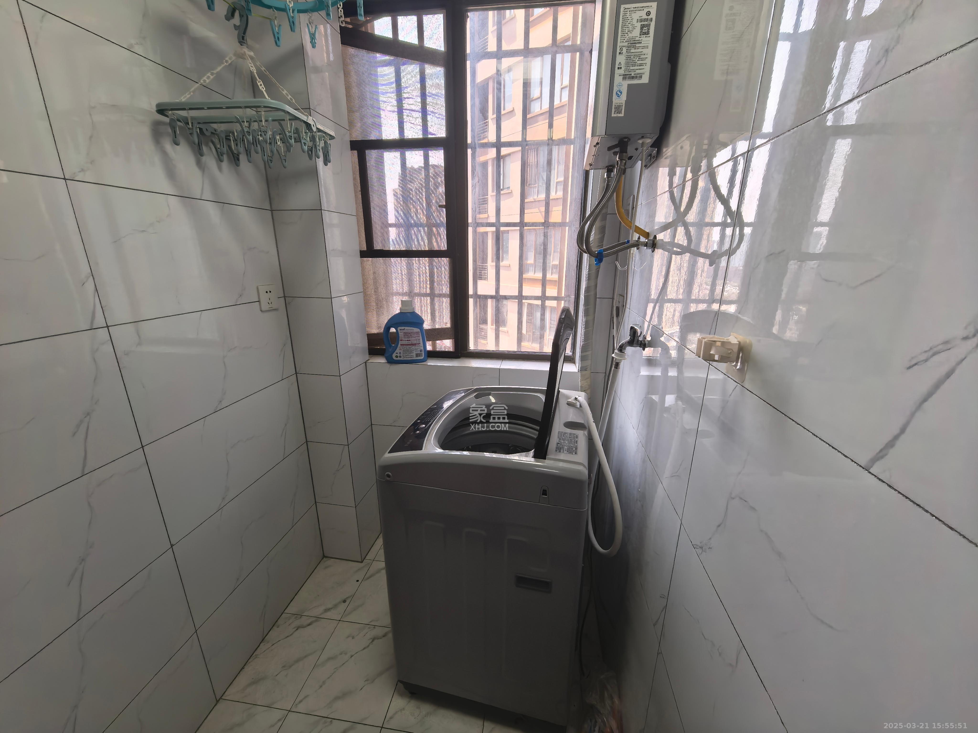 旭辉御府  3室2厅2卫   2600.00元/月室内图