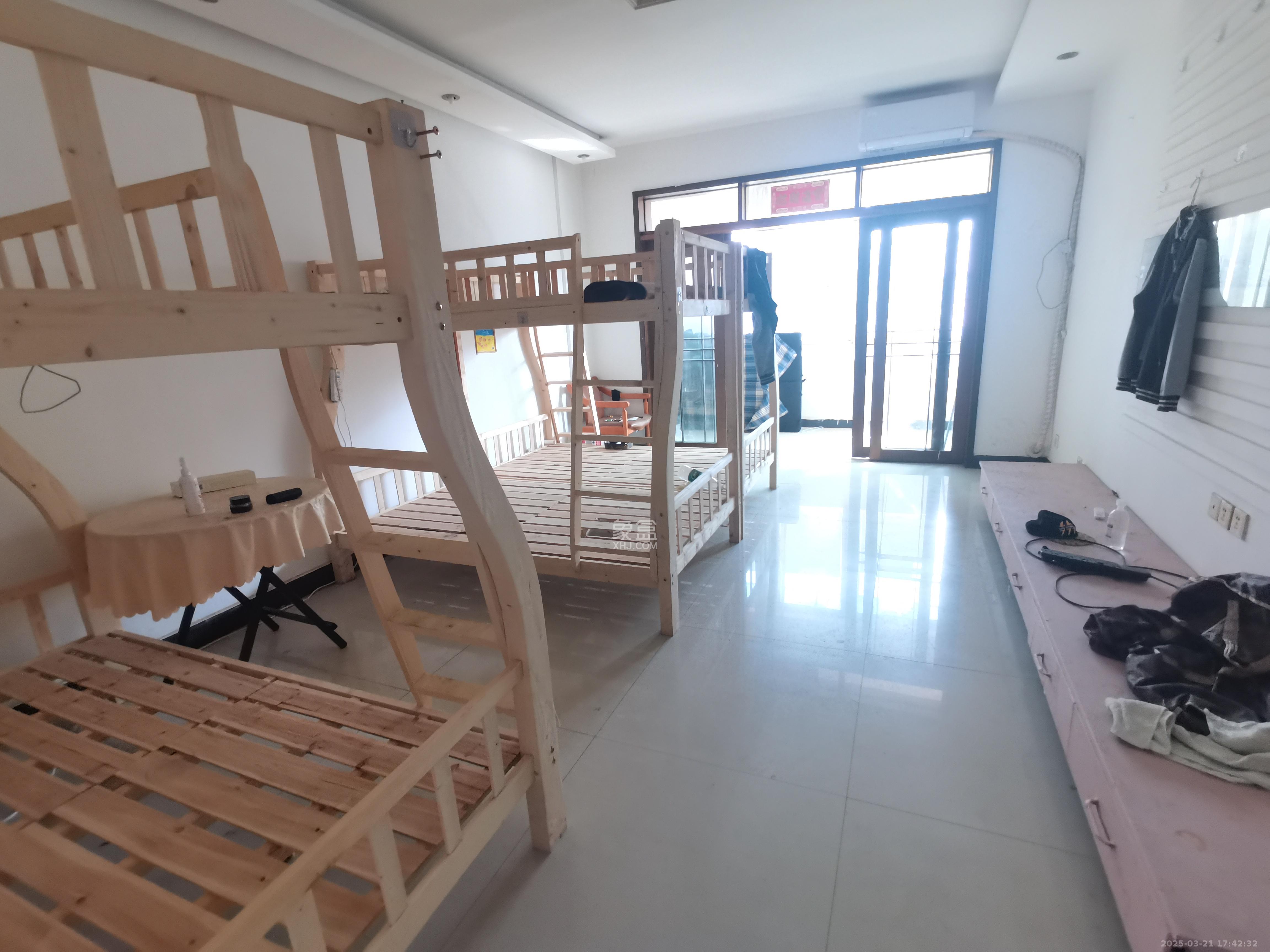 五一新村安置小区(永定社区、永兴社区、永祥社区) 3室2厅1卫 2100.0元/月 五一新村安置小区(永定社区、永兴社区、永祥社区) 3室2厅1卫 2100.0元/月室内图