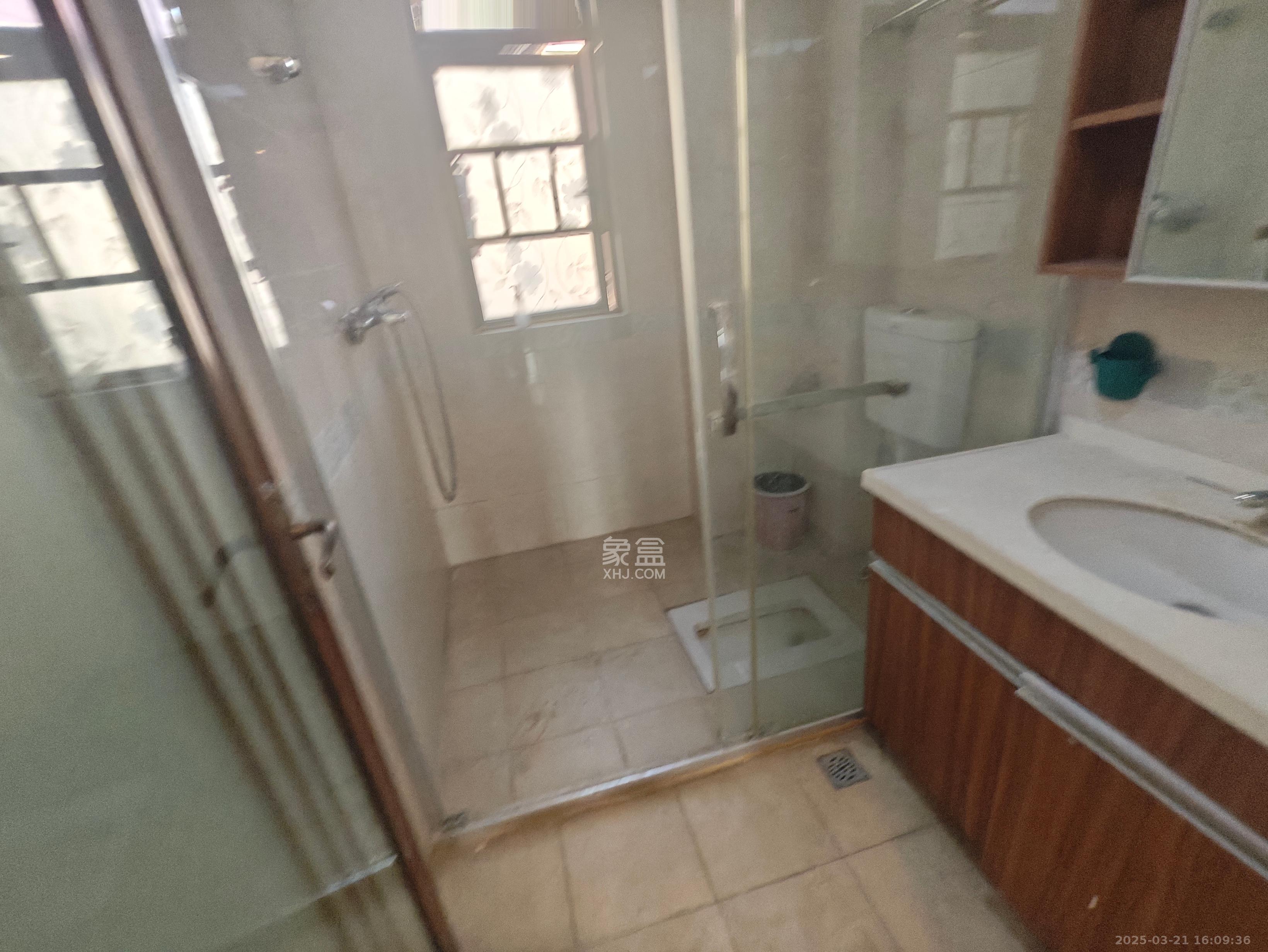 江山帝景哈佛  3室2厅1卫    2200.0元/月 江山帝景哈佛  3室2厅1卫    2200.0元/月室内图