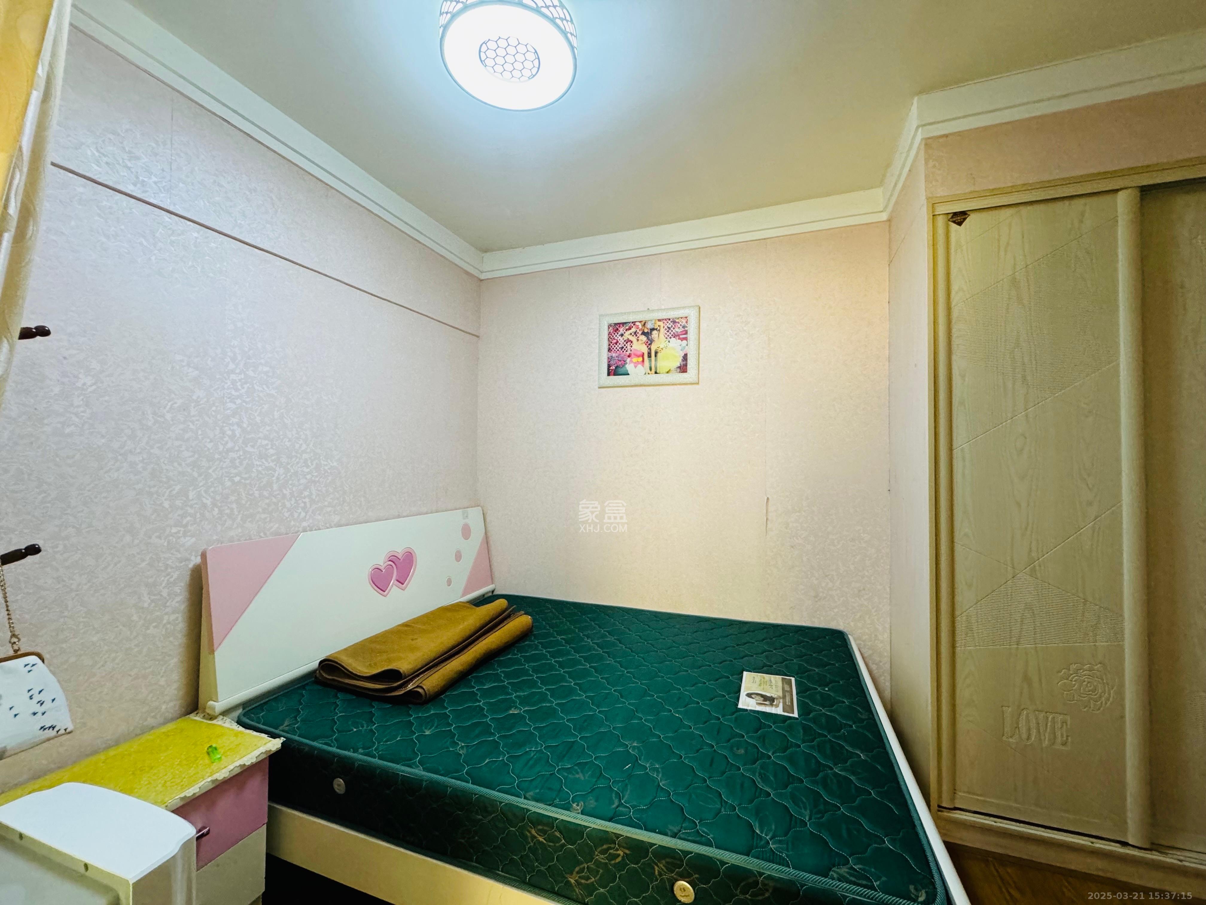 金色loft（鑫秋大厦）  2室1厅1卫    1800.0元/月室内图