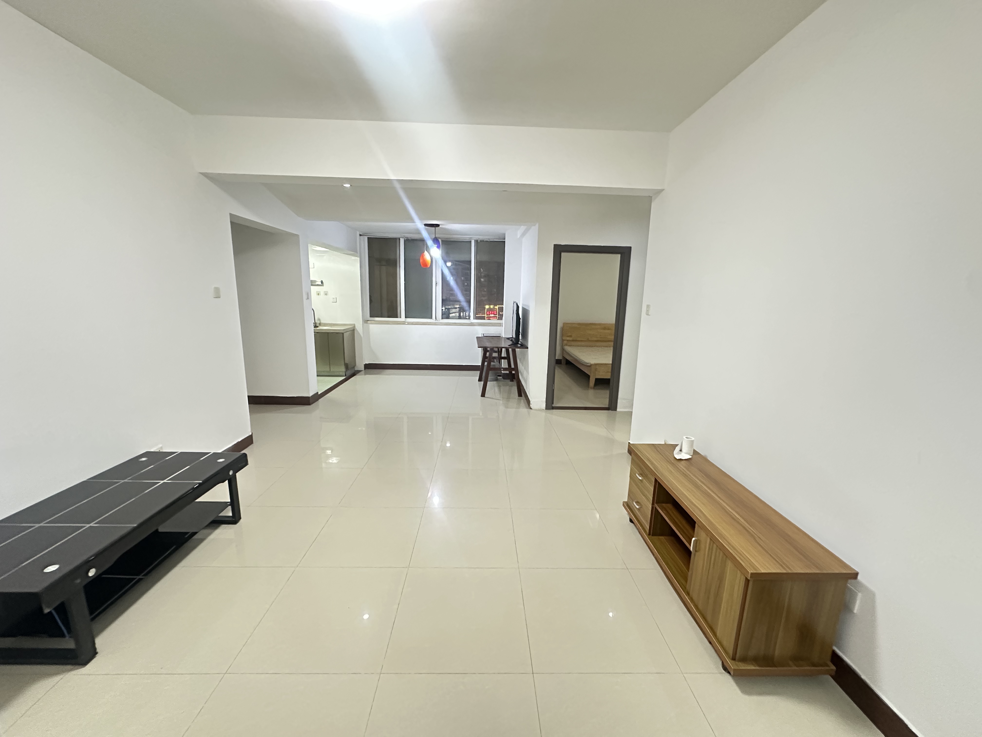 海悦国际  2室1厅1卫    2200.0元/月 海悦国际  2室1厅1卫    2200.0元/月室内图