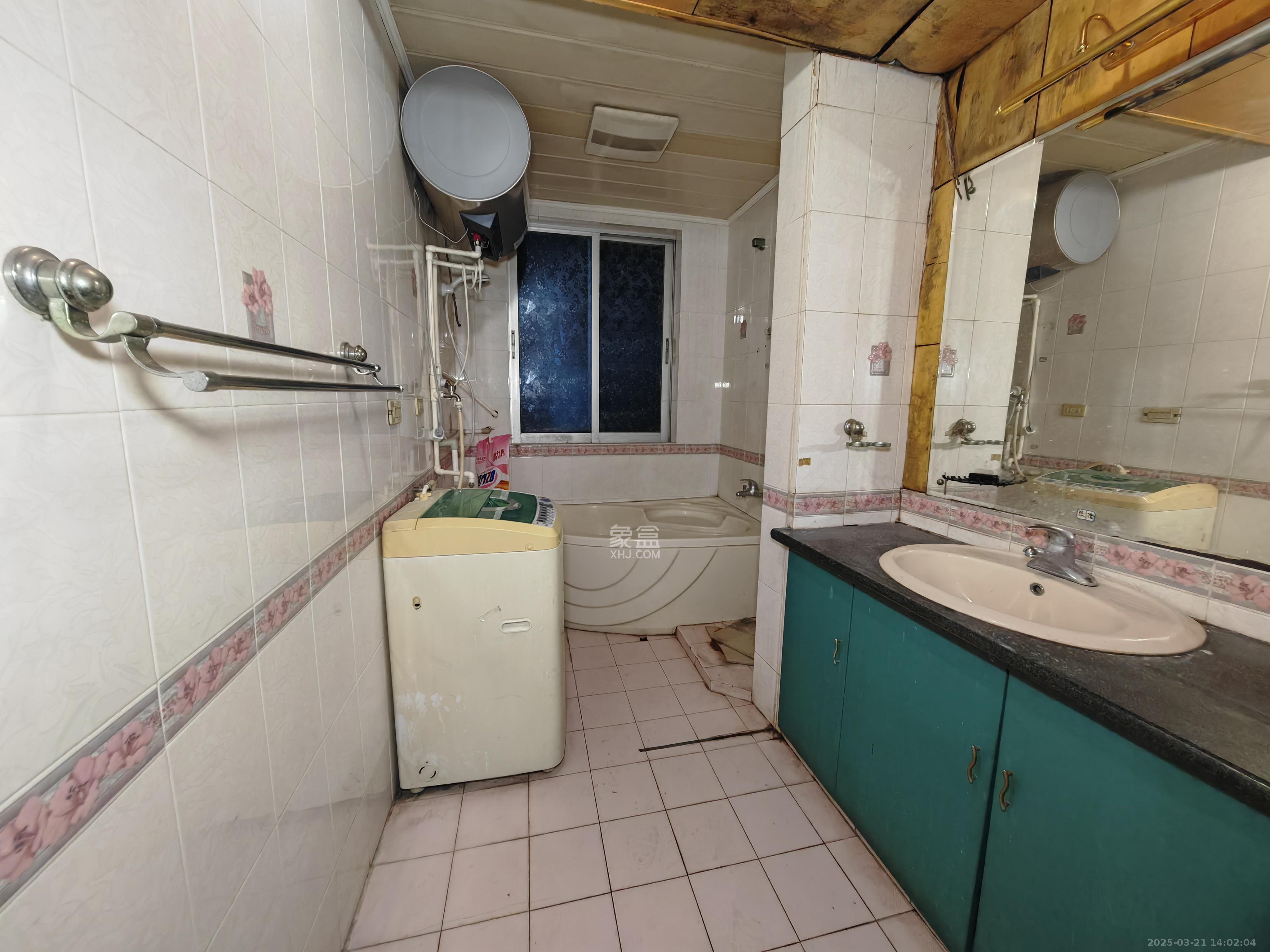 红旗雅居 3室2厅2卫 1700.0元/月 红旗雅居 3室2厅2卫 1700.0元/月室内图