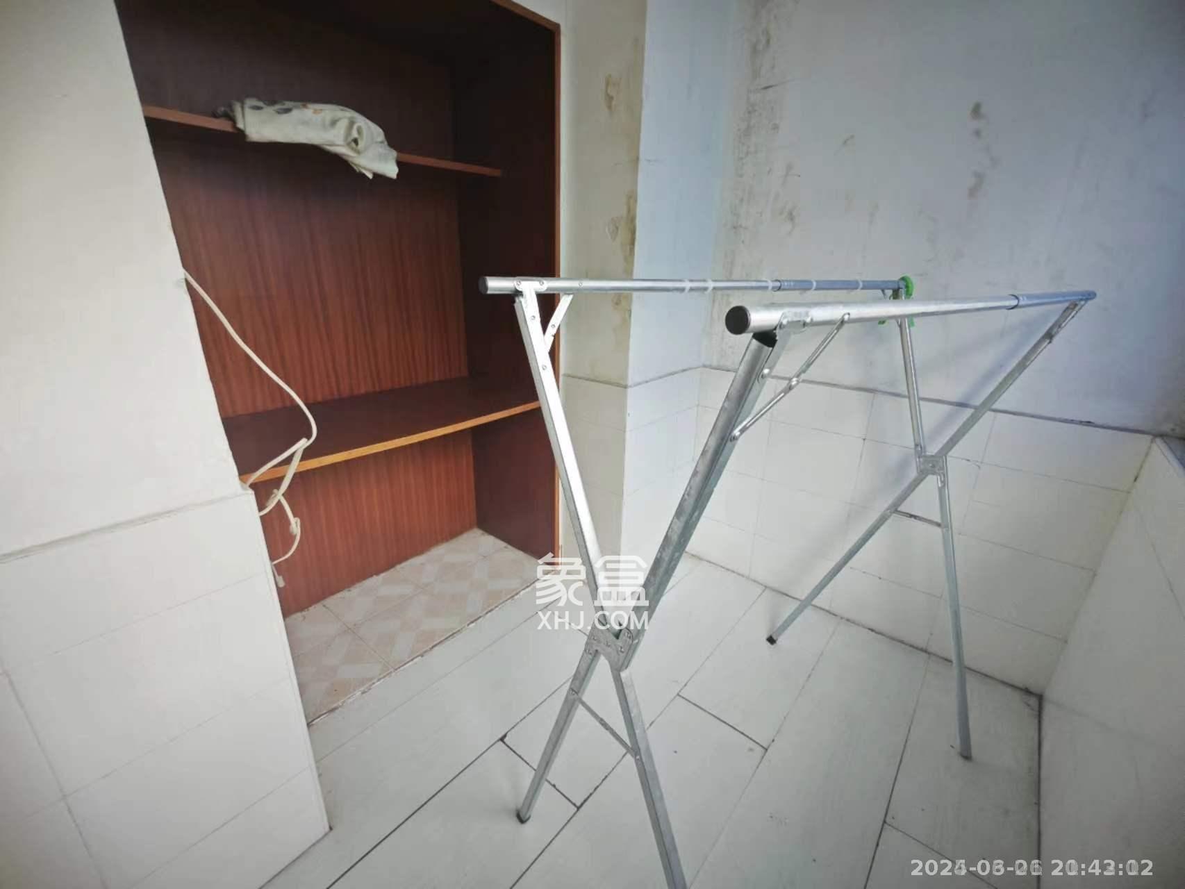 红旗区三片  2室1厅1卫    1500.0元/月 红旗区三片  2室1厅1卫    1500.0元/月室内图