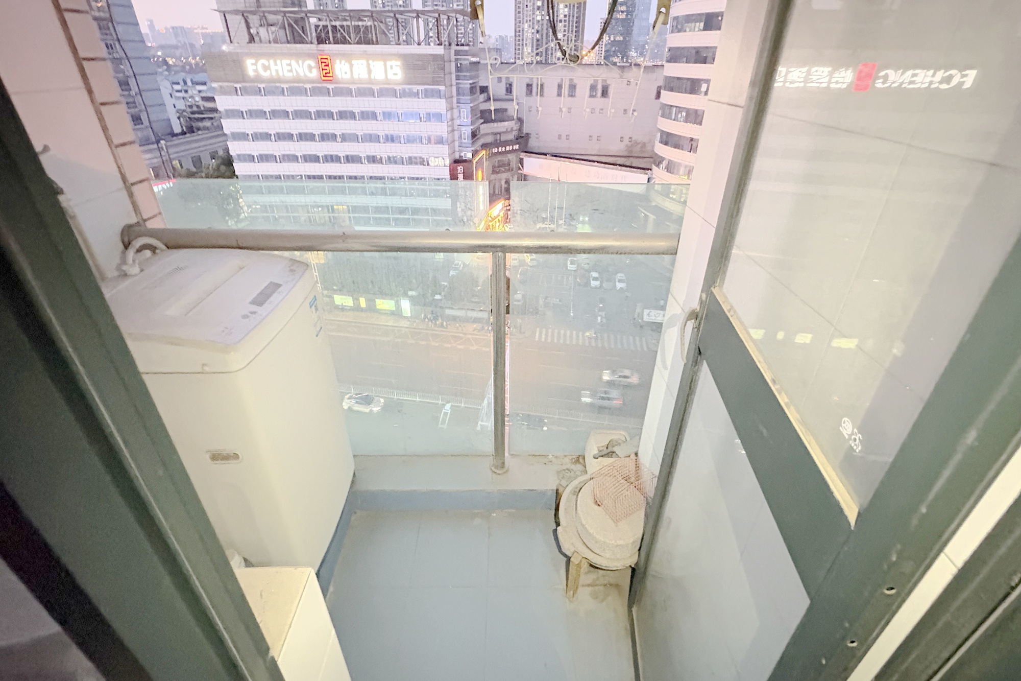 上东印象  1室0厅1卫   29.00万阳台