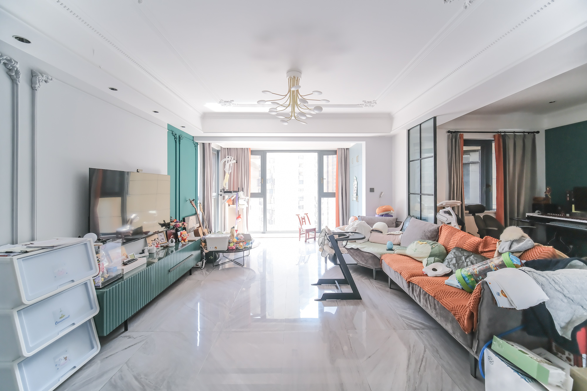 保利香槟国际 4室2厅2卫 130.0万 保利香槟国际 4室2厅2卫 130.0万客厅