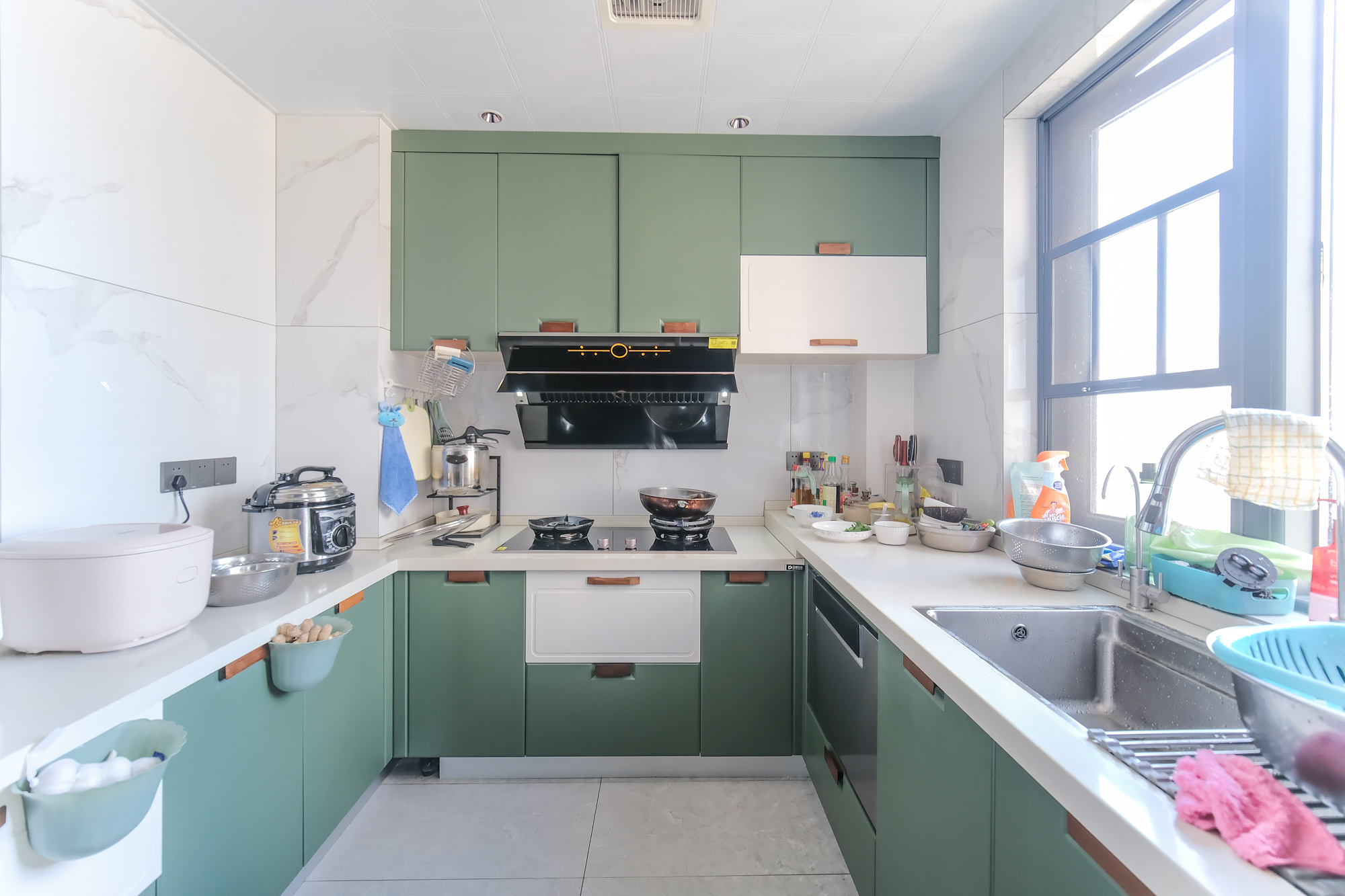 保利香槟国际 4室2厅2卫 130.0万 保利香槟国际 4室2厅2卫 130.0万厨房