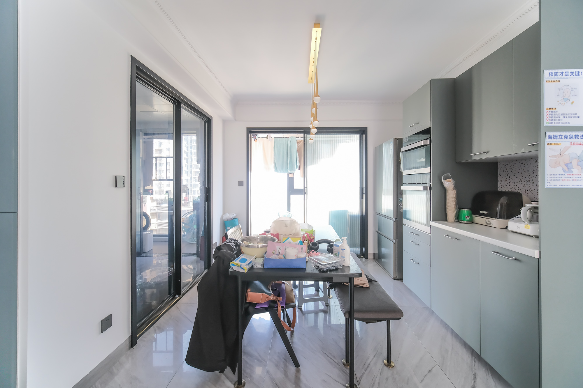 保利香槟国际 4室2厅2卫 130.0万 保利香槟国际 4室2厅2卫 130.0万客厅