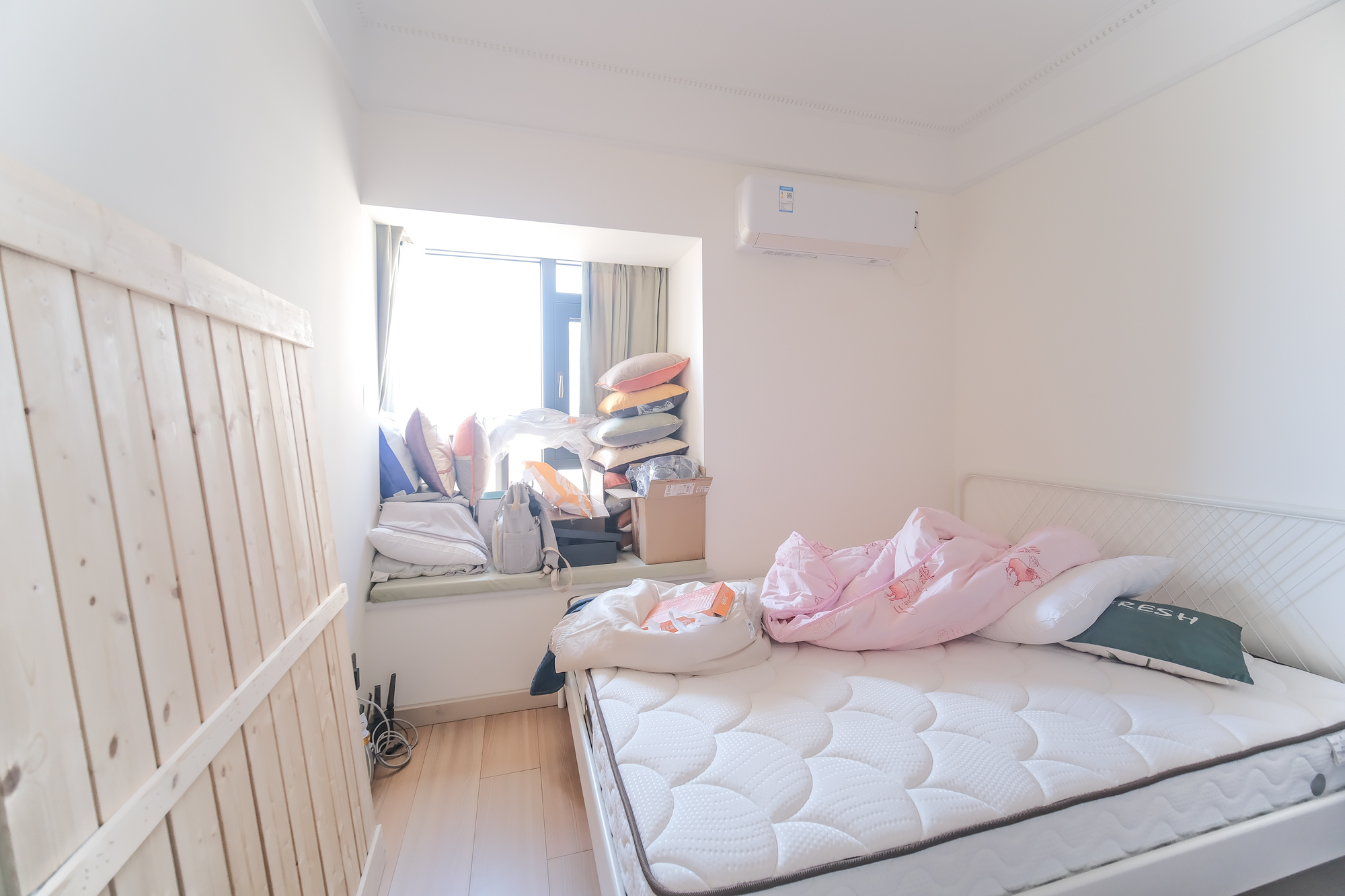 保利香槟国际 4室2厅2卫 130.0万 保利香槟国际 4室2厅2卫 130.0万卧室