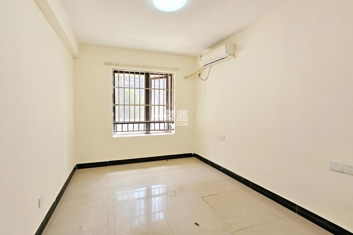 明昇壹城(明昇时代广场)一期  3室2厅1卫    105.0万 明昇壹城(明昇时代广场)一期  3室2厅1卫    105.0万卧室