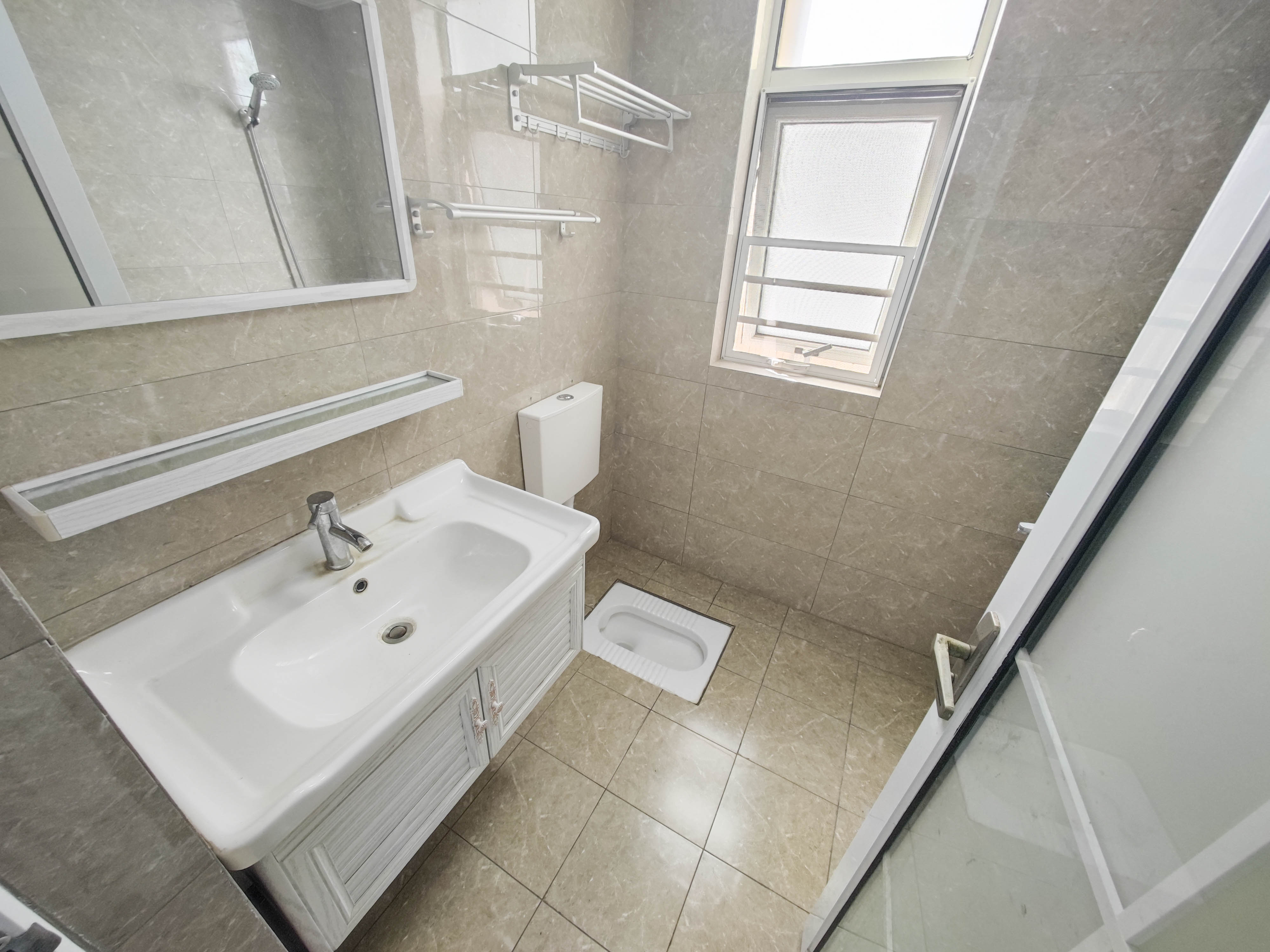 五矿万境水岸五期(五矿万境水岸文苑) 4室2厅2卫 155.0万 五矿万境水岸五期(五矿万境水岸文苑) 4室2厅2卫 155.0万卫生间