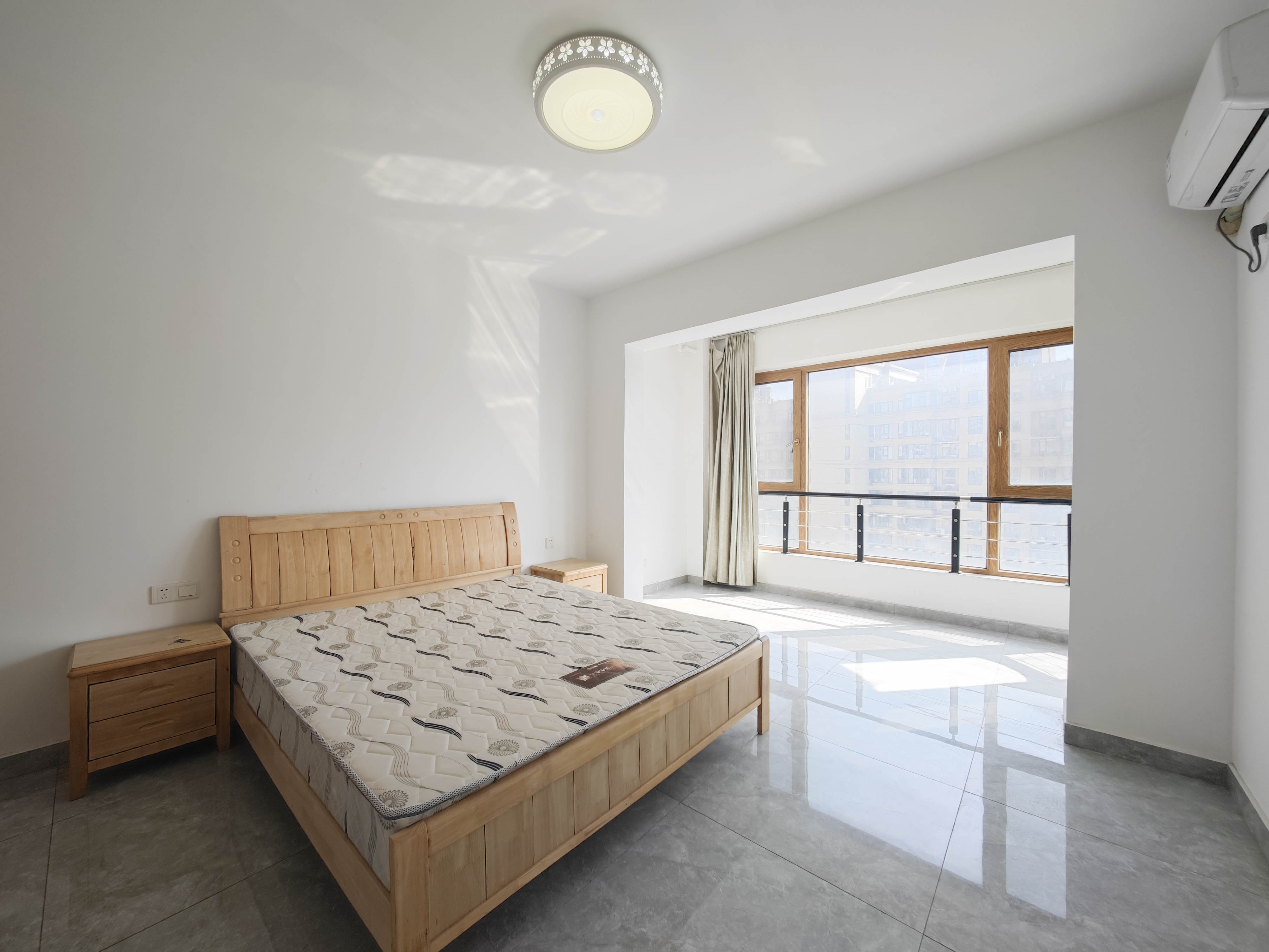 五矿万境水岸五期(五矿万境水岸文苑) 4室2厅2卫 155.0万 五矿万境水岸五期(五矿万境水岸文苑) 4室2厅2卫 155.0万卧室