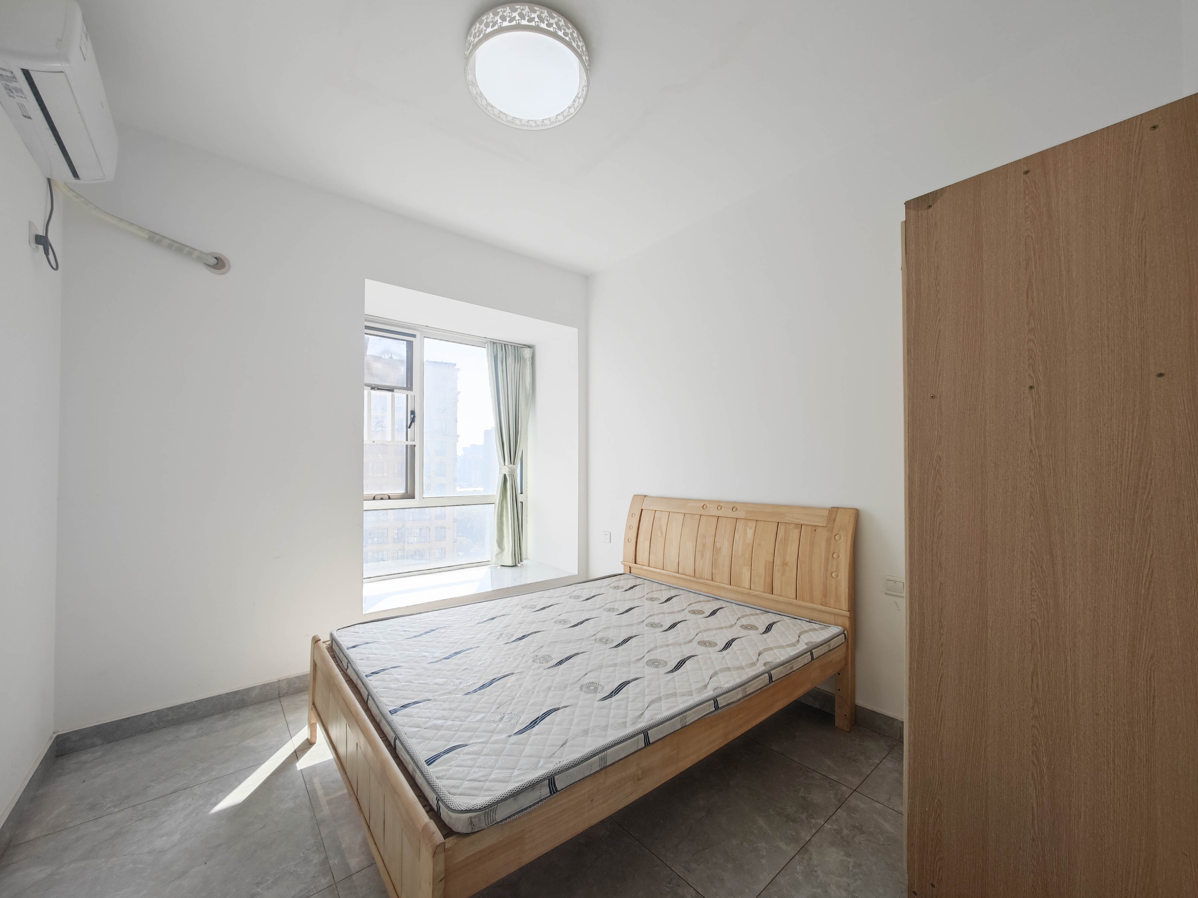 五矿万境水岸五期(五矿万境水岸文苑) 4室2厅2卫 155.0万 五矿万境水岸五期(五矿万境水岸文苑) 4室2厅2卫 155.0万卧室