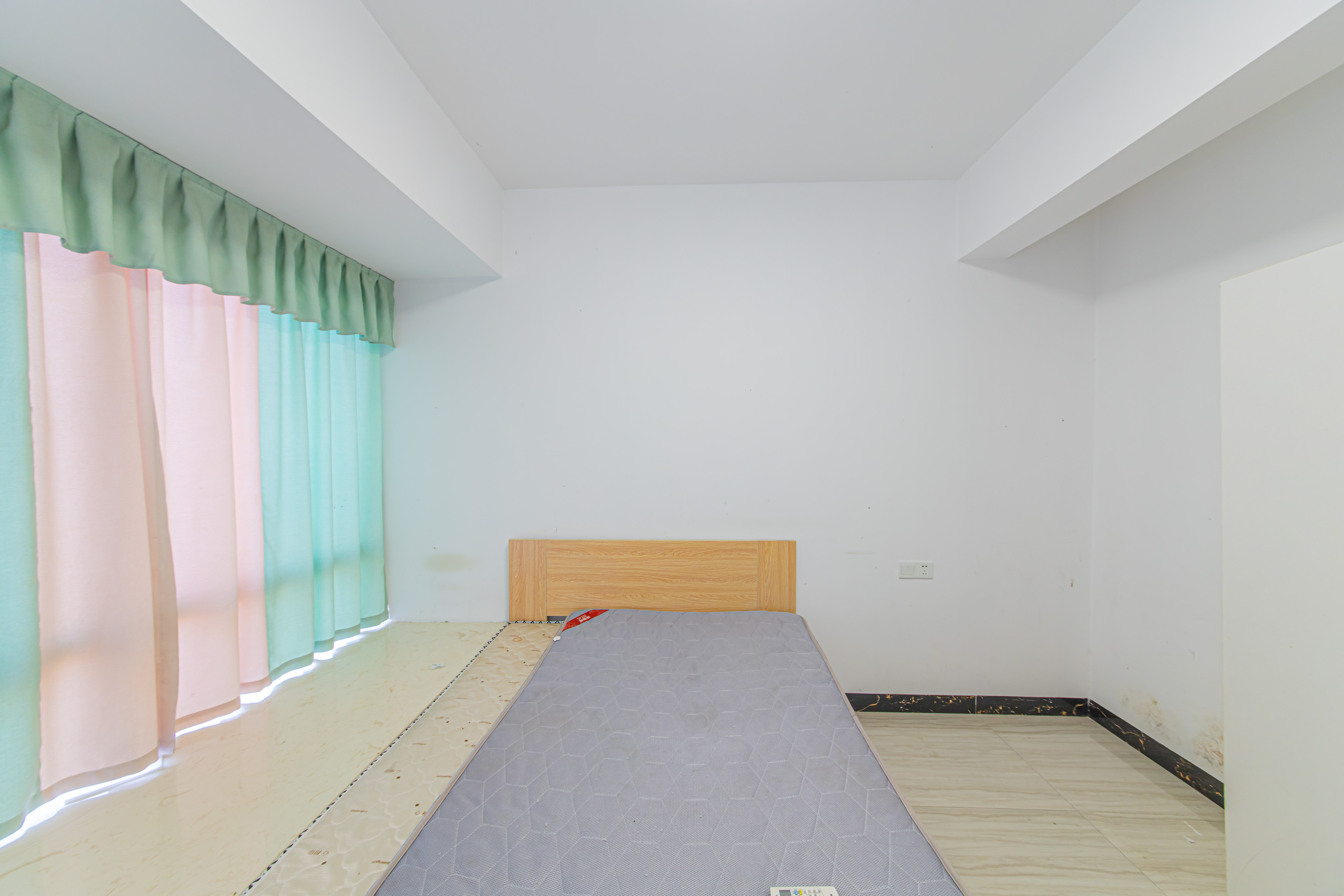 中建芙蓉嘉苑  4室2厅2卫   139.00万卧室