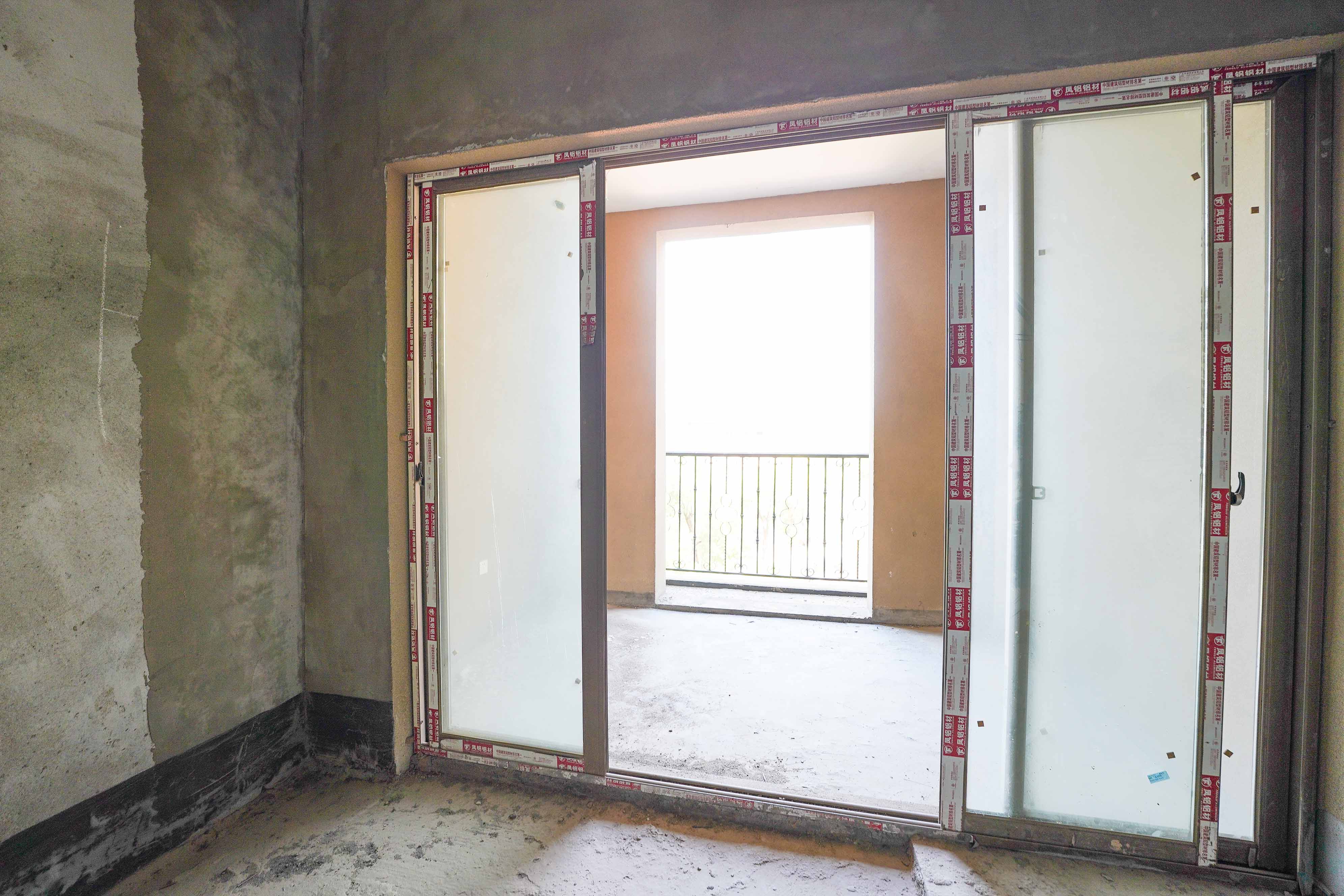 橘郡礼顿山 4室2厅2卫 113.0万 橘郡礼顿山 4室2厅2卫 113.0万阳台