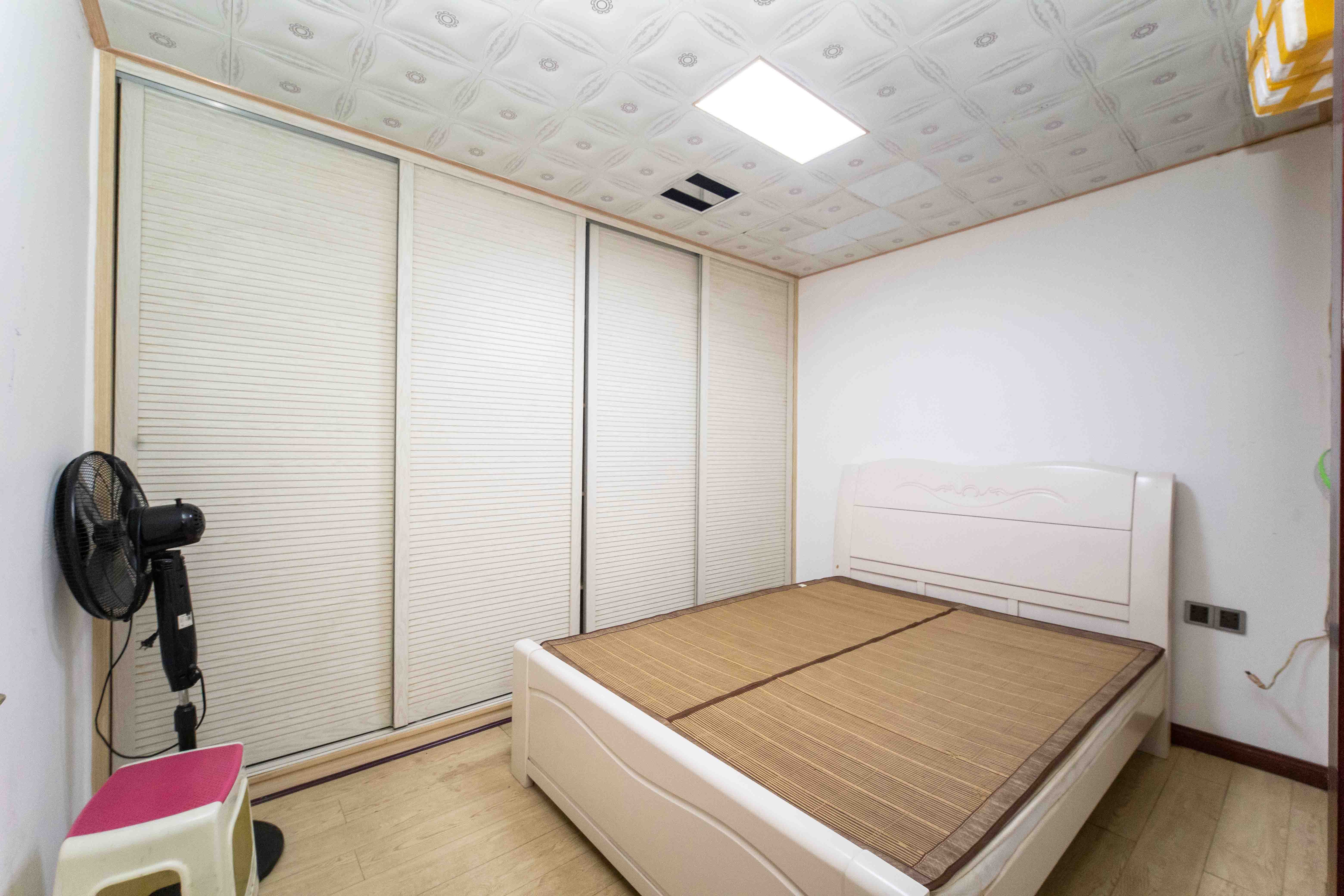 马王堆汽配城 3室2厅1卫 62.8万 马王堆汽配城 3室2厅1卫 62.8万卧室