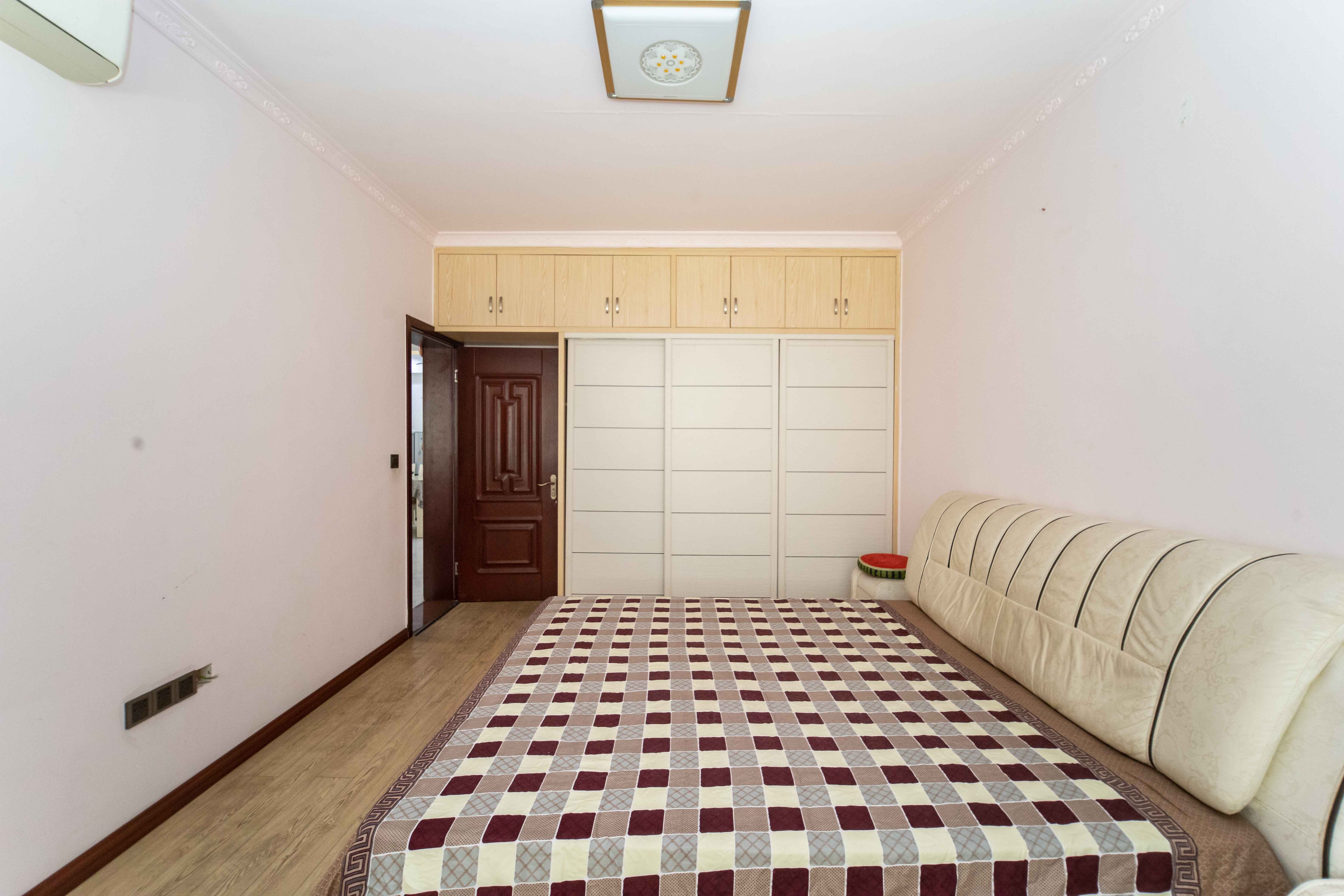 马王堆汽配城 3室2厅1卫 62.8万 马王堆汽配城 3室2厅1卫 62.8万卧室