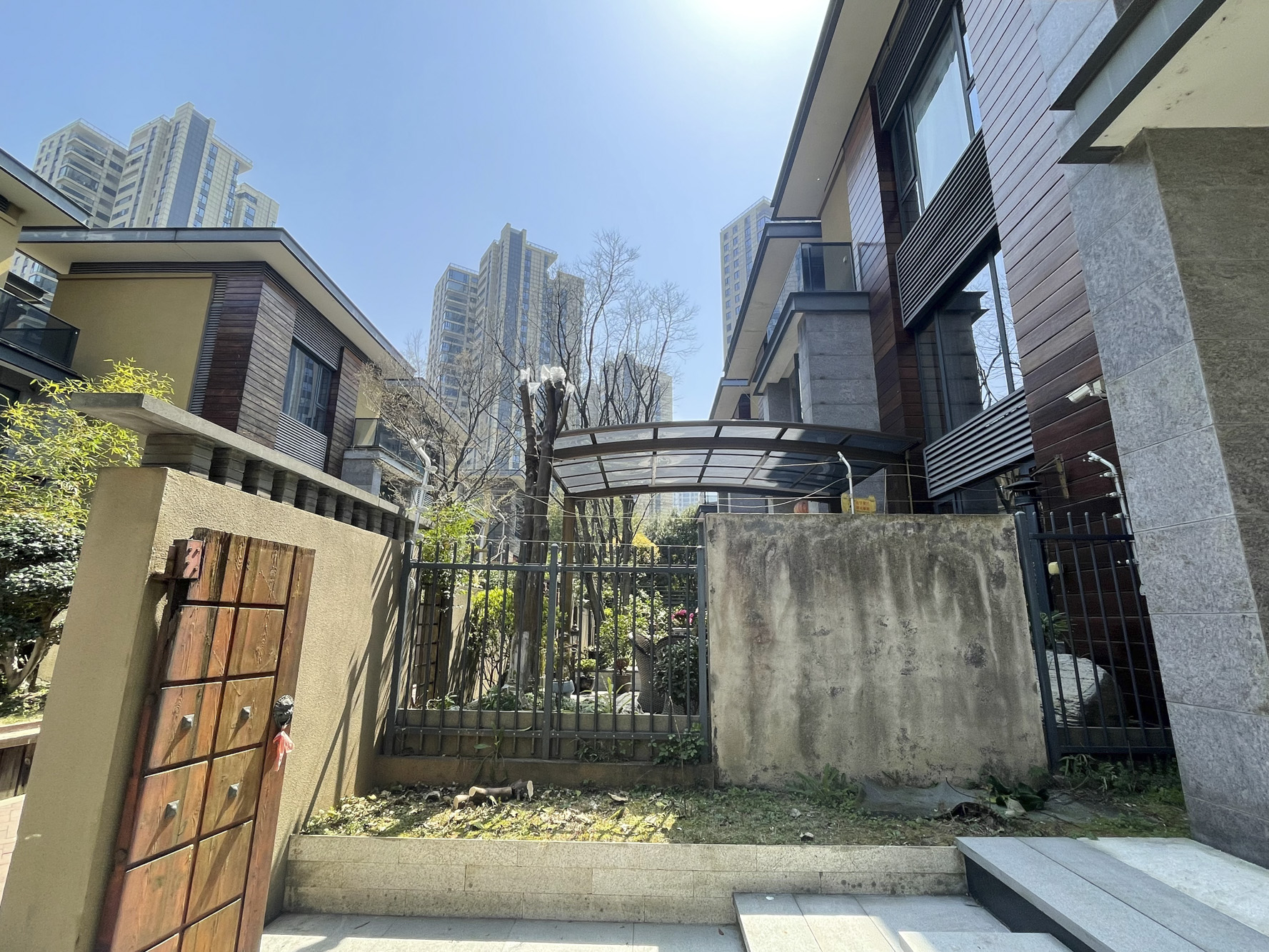 湘江壹号（创远湘江壹号）  6室2厅1卫   1600.00万其他