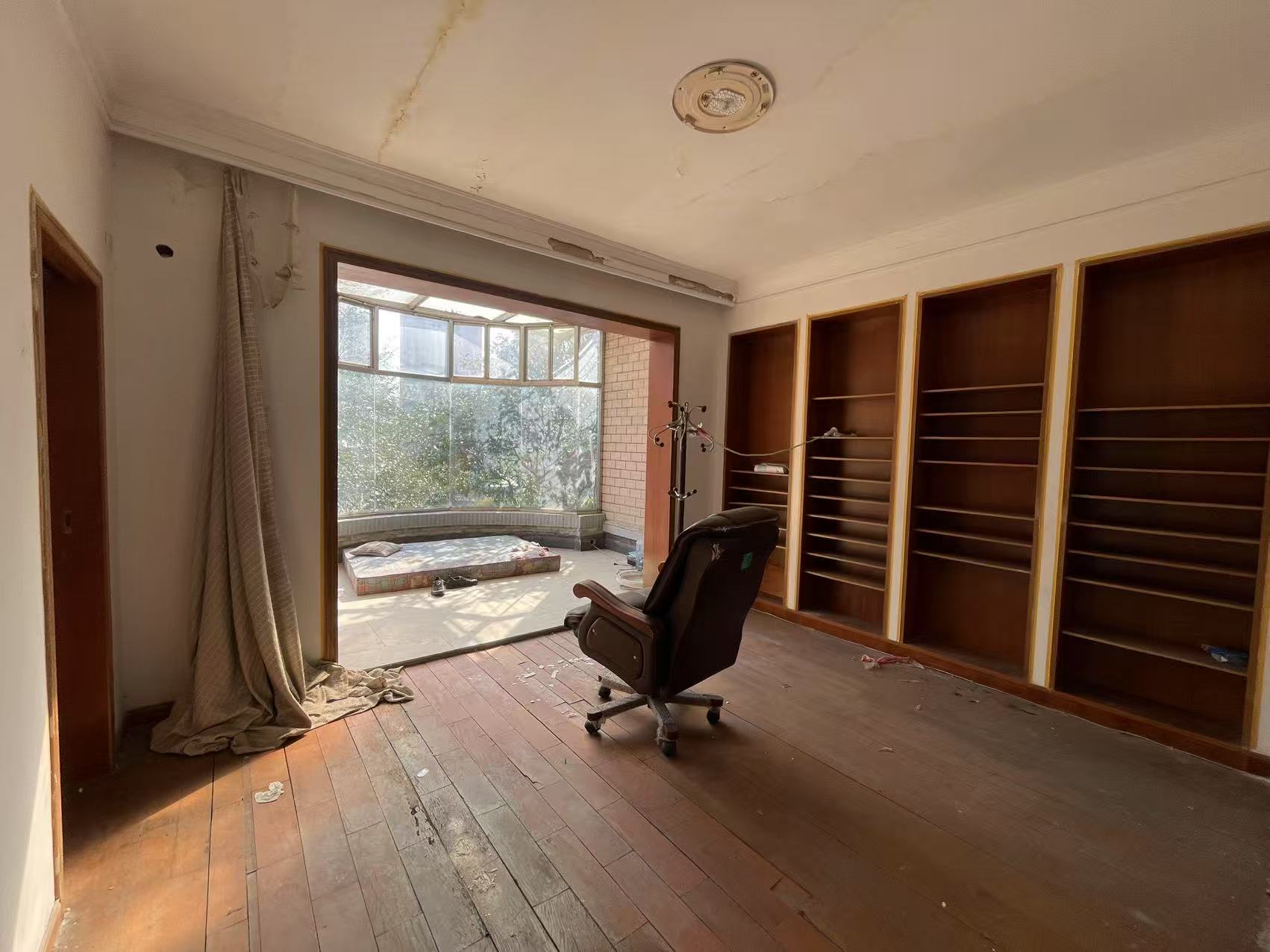 源园新村 5室2厅2卫 150.0万 源园新村 5室2厅2卫 150.0万室内图