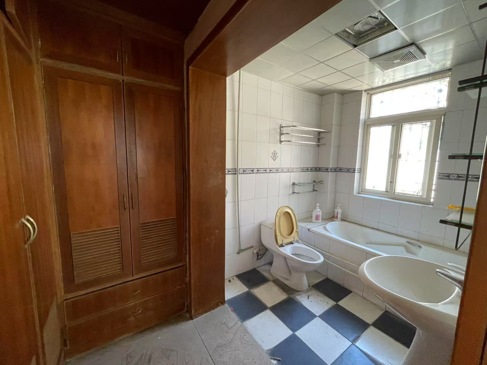 源园新村 5室2厅2卫 150.0万 源园新村 5室2厅2卫 150.0万室内图