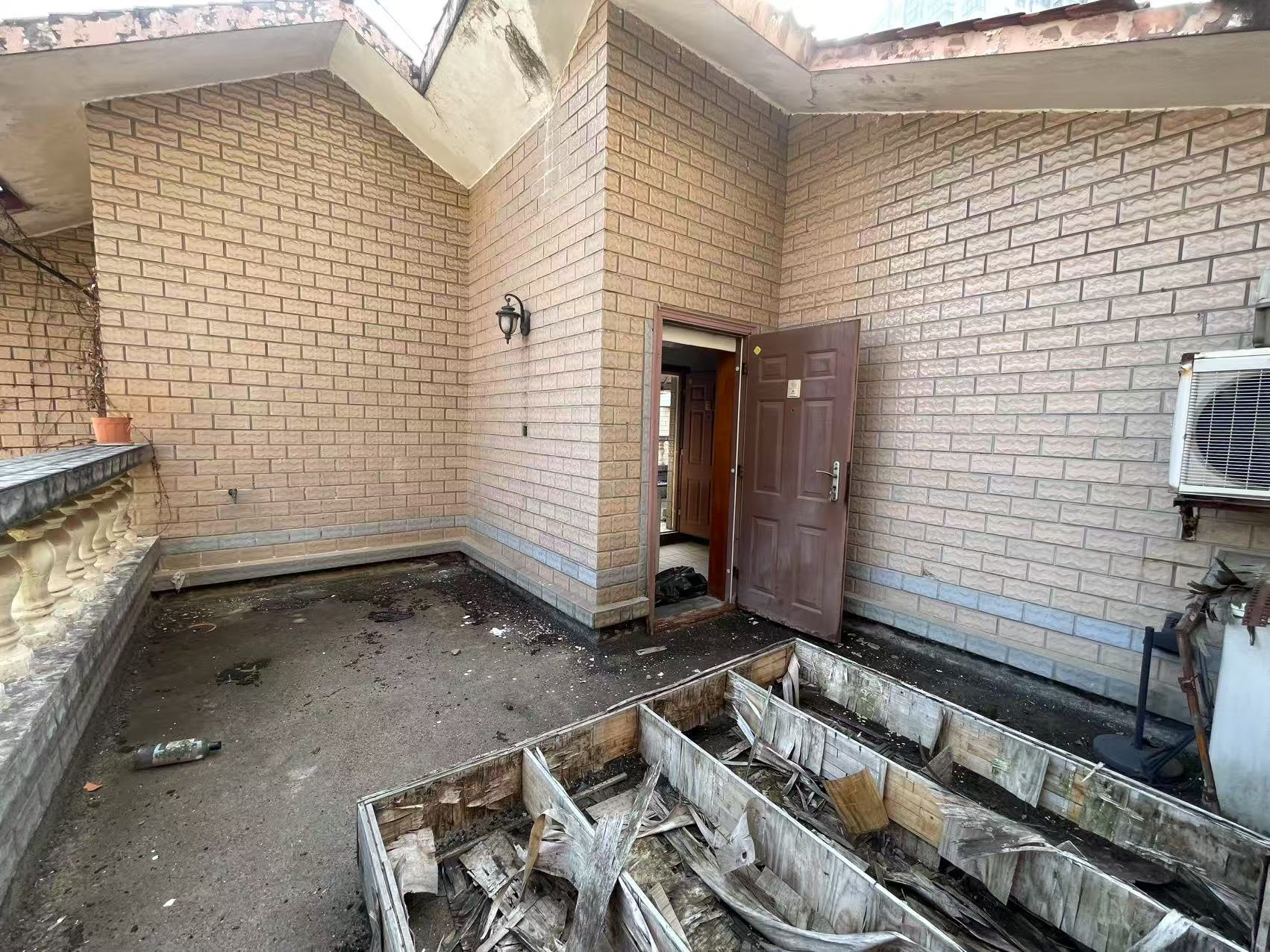 源园新村 5室2厅2卫 150.0万 源园新村 5室2厅2卫 150.0万室内图