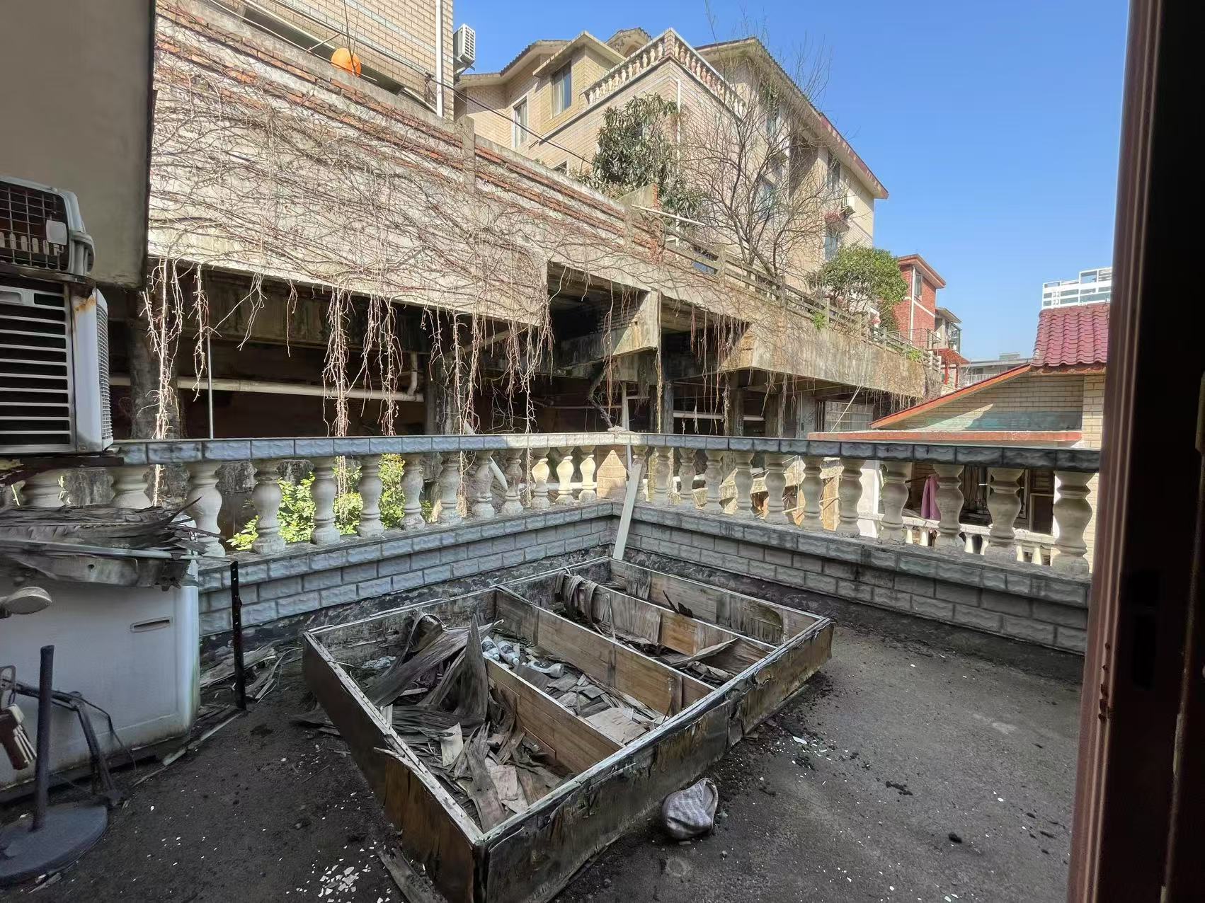 源园新村 5室2厅2卫 150.0万 源园新村 5室2厅2卫 150.0万室内图