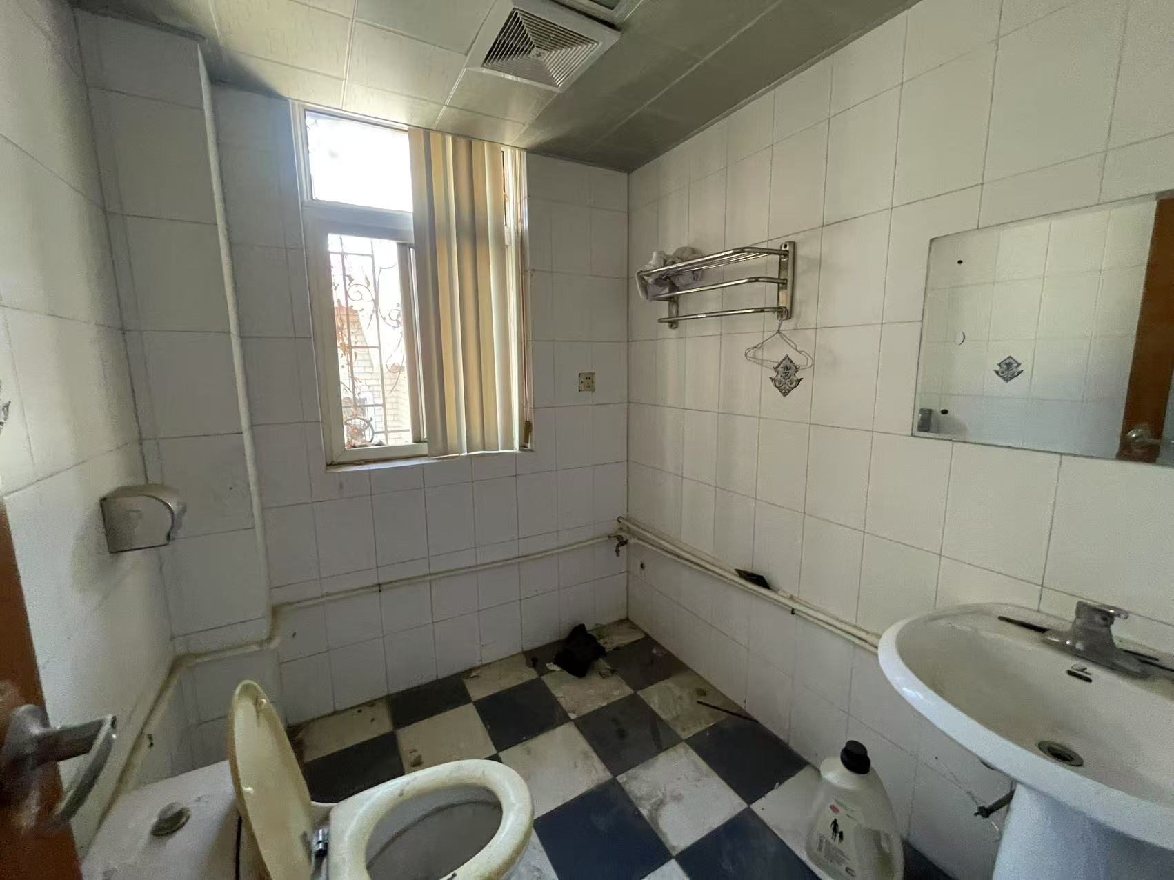 源园新村 5室2厅2卫 150.0万 源园新村 5室2厅2卫 150.0万室内图