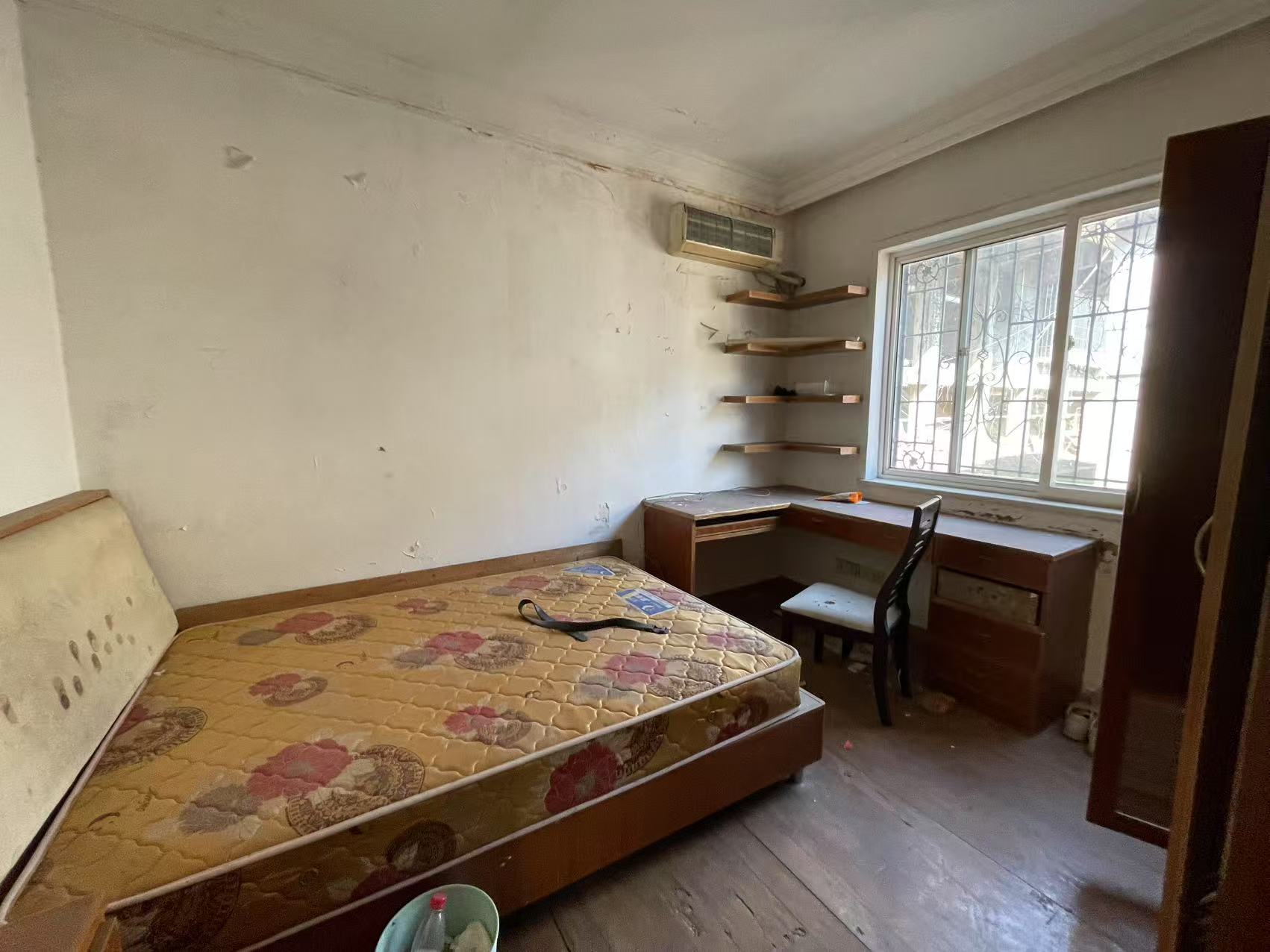 源园新村 5室2厅2卫 150.0万 源园新村 5室2厅2卫 150.0万室内图