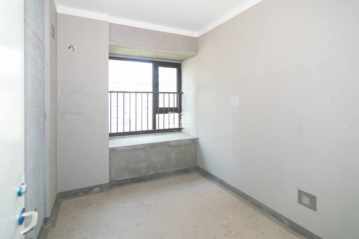 华润桃源里  4室2厅2卫    82.8万 华润桃源里  4室2厅2卫    82.8万卧室