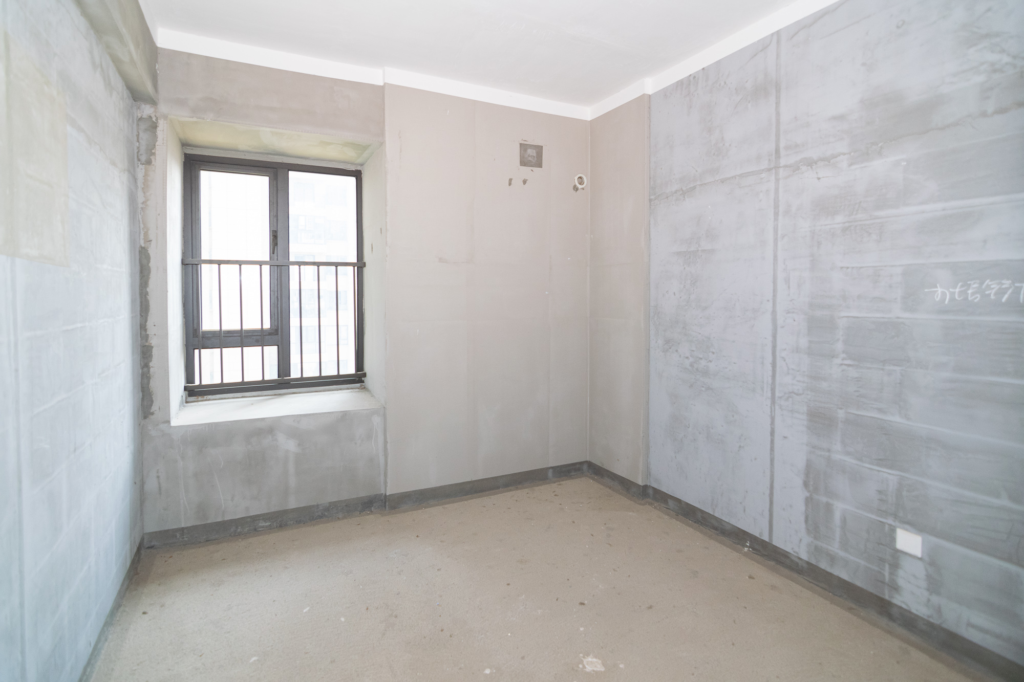 华润桃源里  4室2厅2卫    82.8万 华润桃源里  4室2厅2卫    82.8万卧室